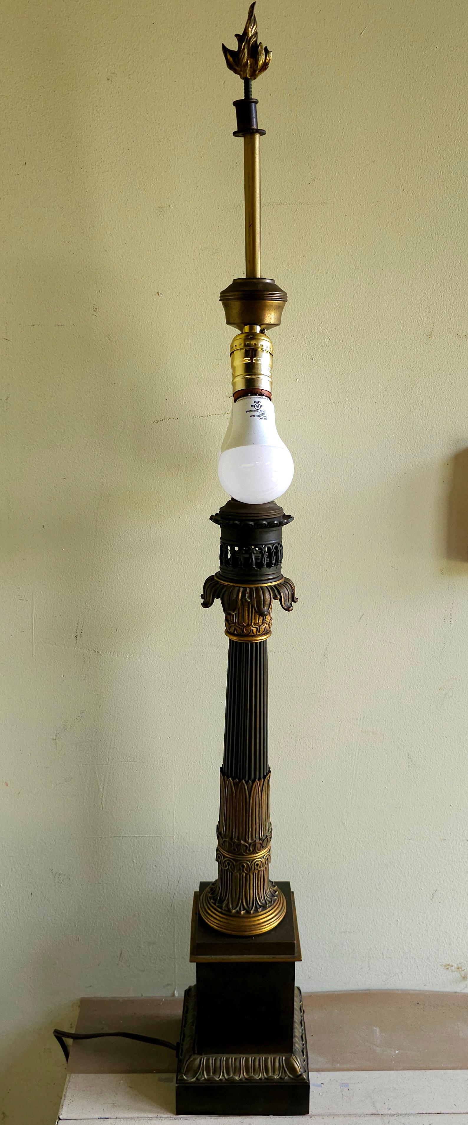 Base de lámpara de aceite Louis Phillipe de bronce y ormolu, electrificada, Guillemain Brevete Estadounidense en venta