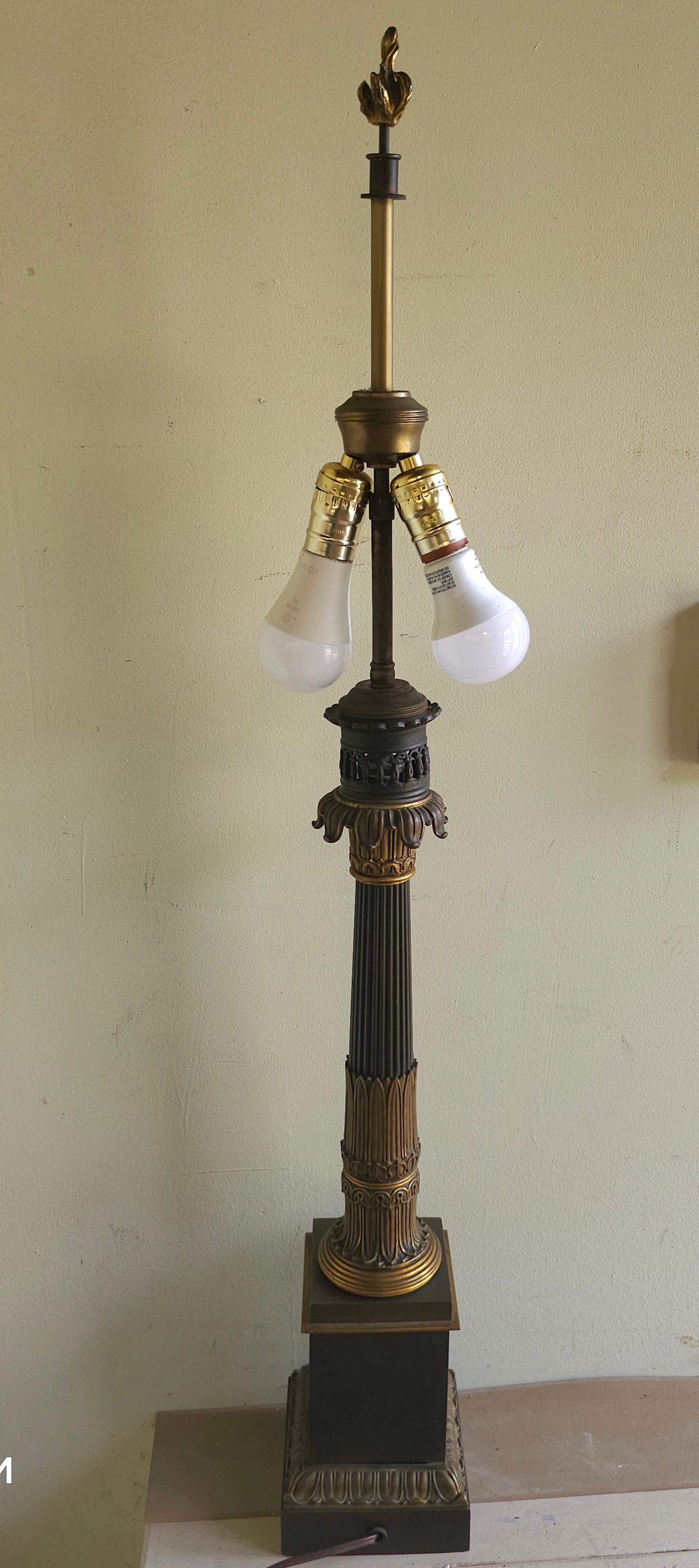 Base de lámpara de aceite Louis Phillipe de bronce y ormolu, electrificada, Guillemain Brevete Dorado en venta