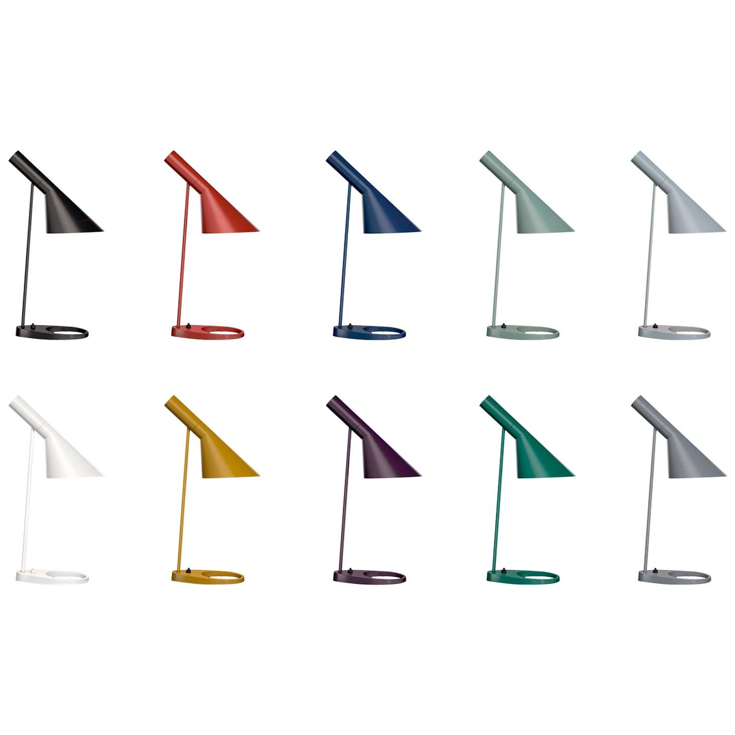 Mini lampe de bureau Louis Poulsen couleur AJ d'Arne Jacobsen en vente