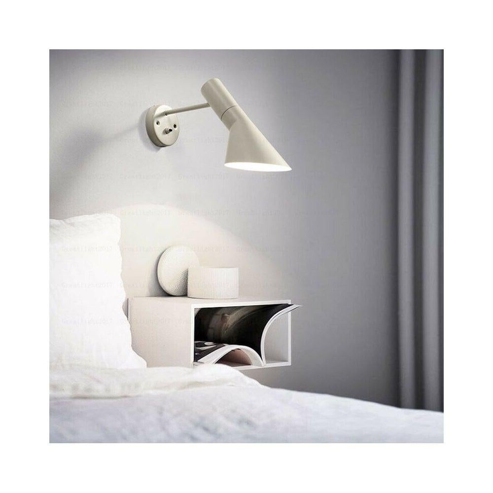 Lampe murale AJ couleur Louis Poulsen par Arne Jacobsen en vente 7