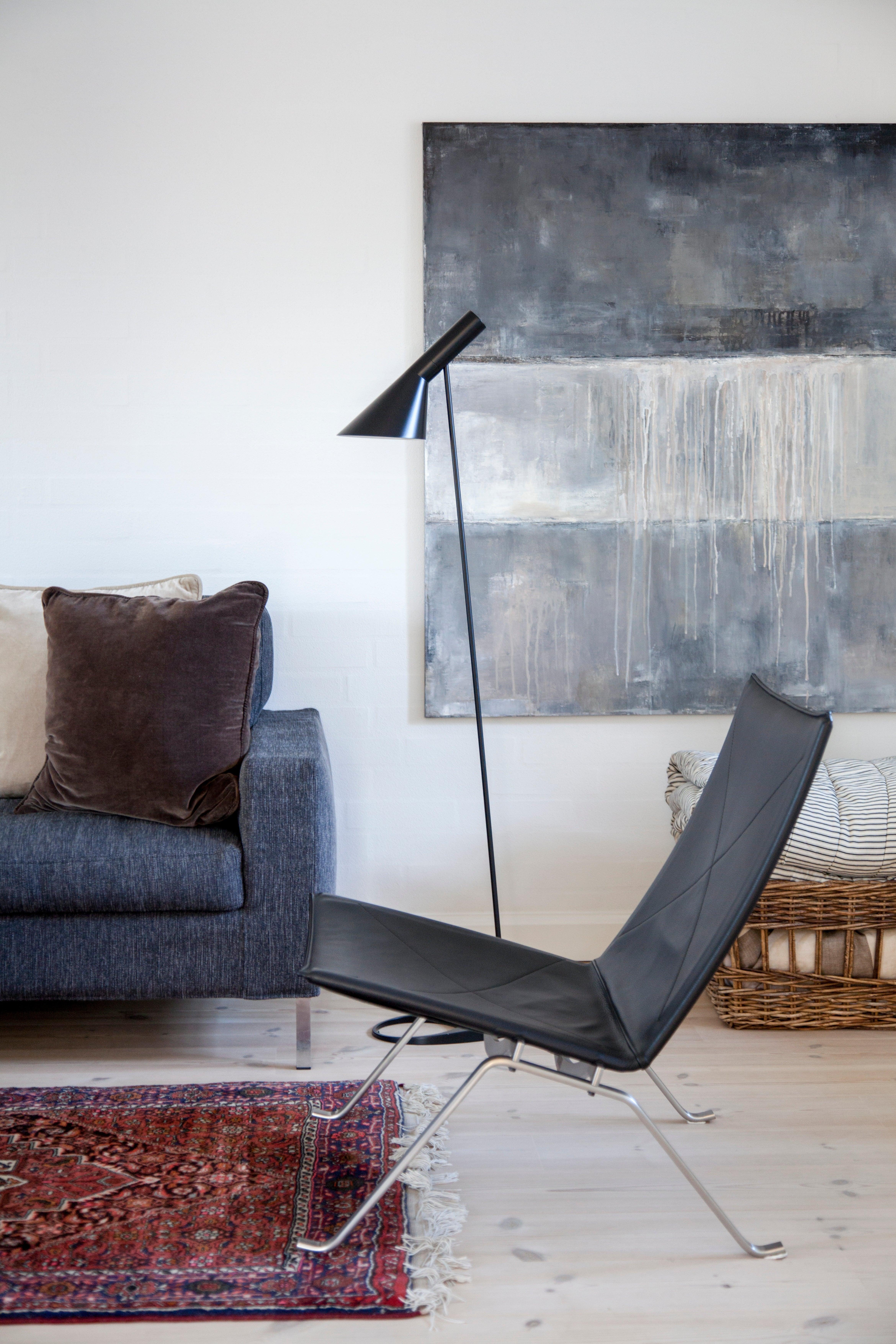 Lámpara de pie AJ de Louis Poulsen en negro by Arne Jacobsen Siglo XXI y contemporáneo en venta
