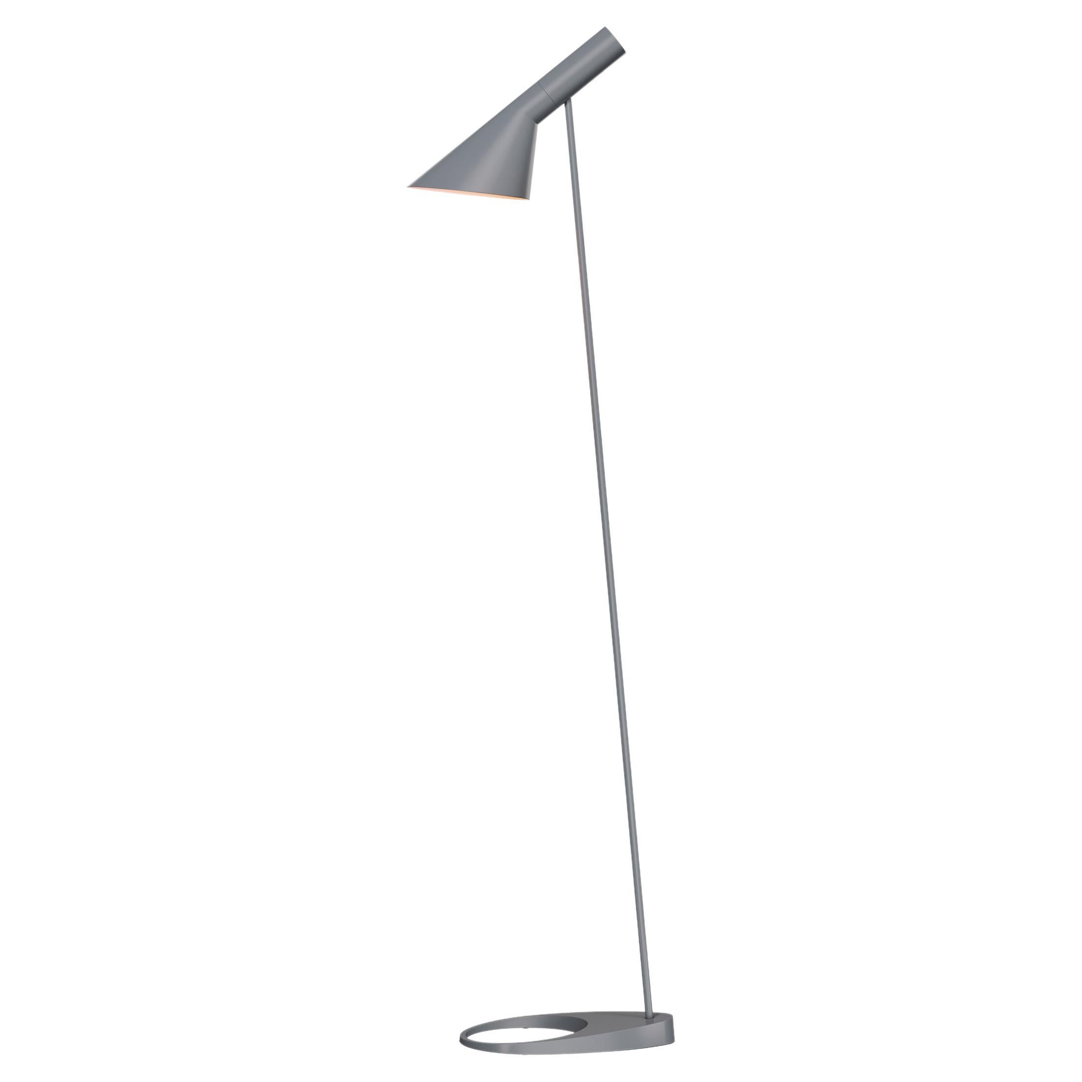 Lámpara de pie AJ de Louis Poulsen en gris oscuro by Arne Jacobsen