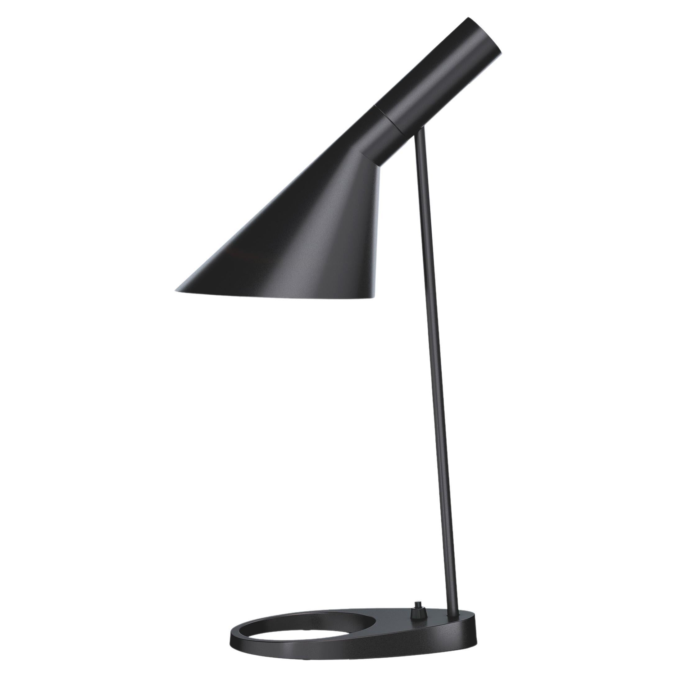 Louis Poulsen AJ-Tischlampe in Schwarz von Arne Jacobsen