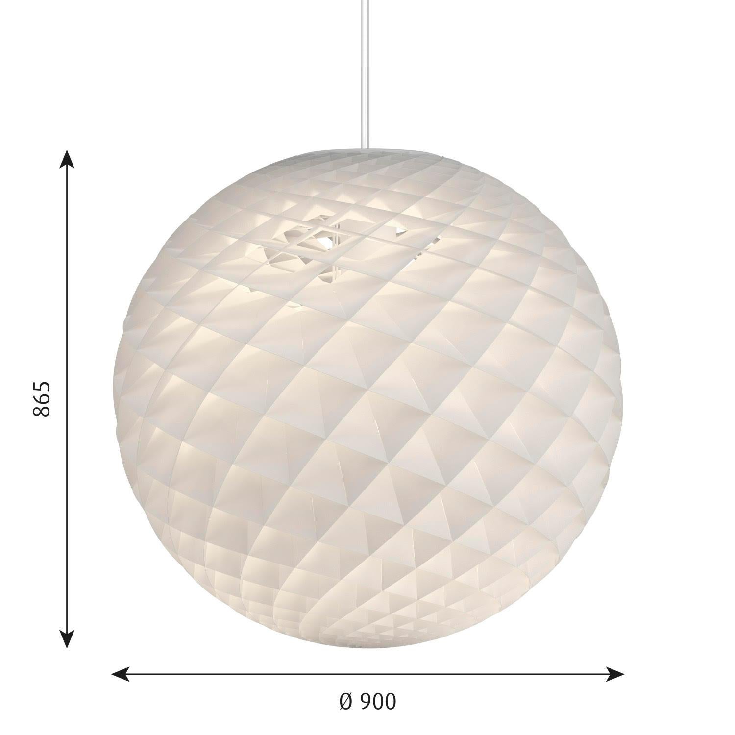 Louis Poulsen D900 Patere Round Chandelier

Patera is composed of a series of alveoli whose angles are carefully calculated to produce this incredible interaction between light and shadow. The shape of the lamp guarantees glare-free light at all