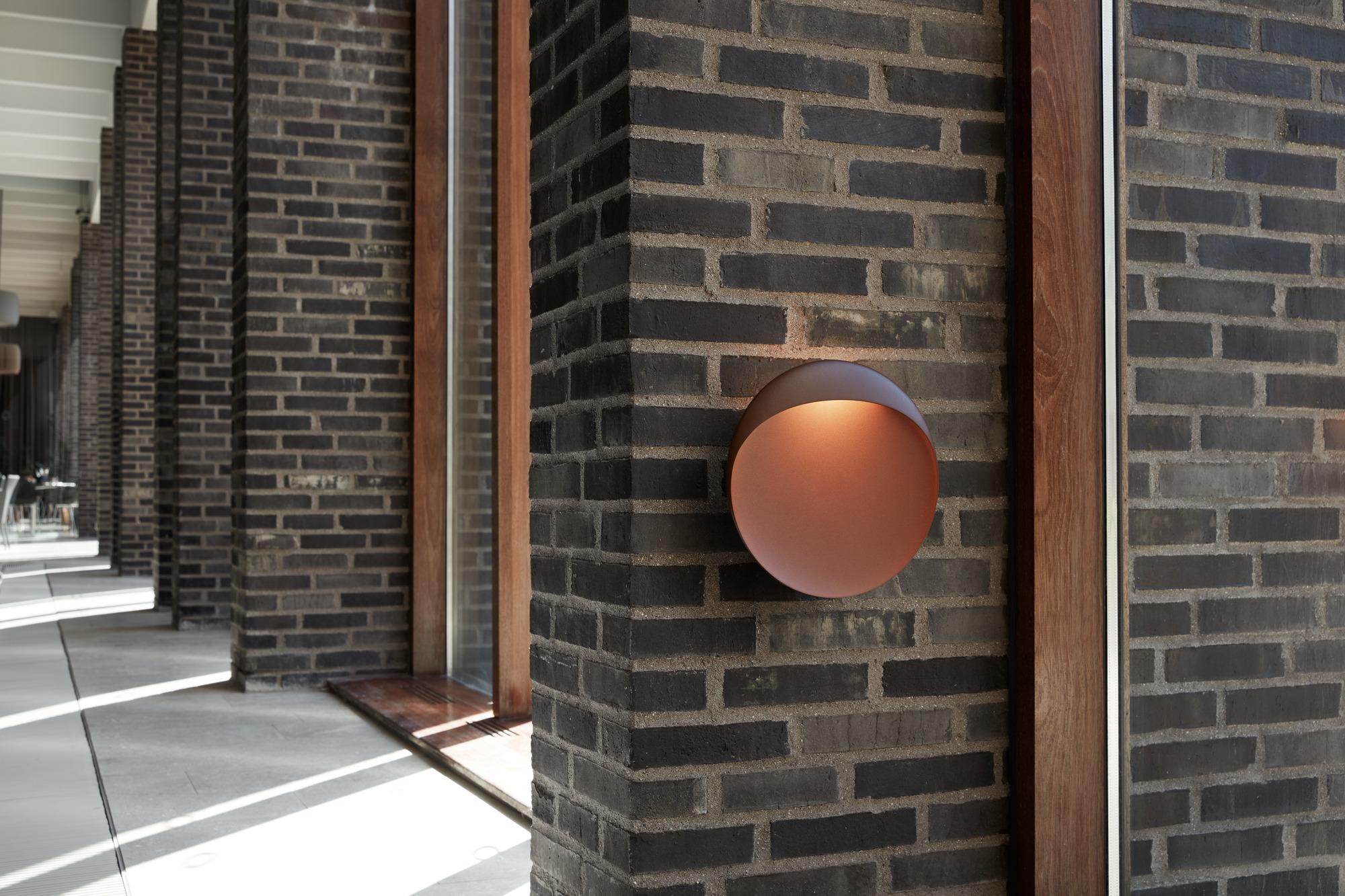 Louis Poulsen, Outdoor Wall Lamp by Cristian Flindt In New Condition For Sale In Saint-Ouen, FR