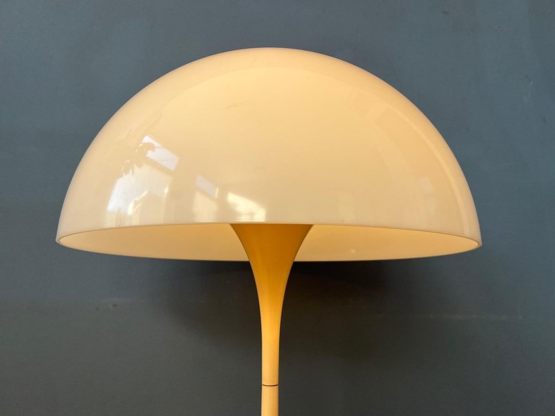 Lampe de table Panthella Mushroom de Louis Poulsen par Verner Panton, 1970 Bon état - En vente à ROTTERDAM, ZH