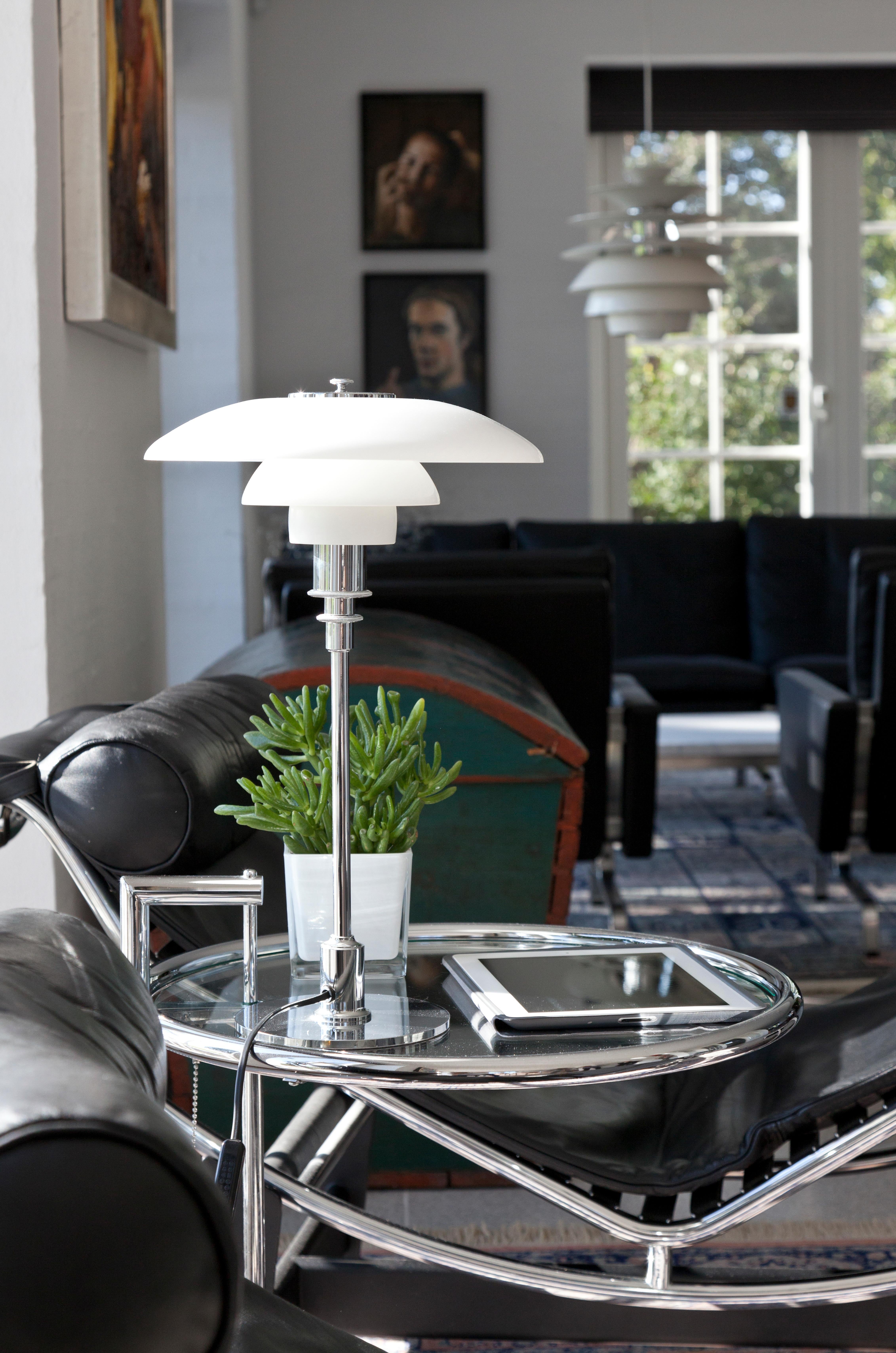 Louis Poulsen PH 3½-2½ Glass Table Lamp by Poul Henningsen For Sale 2