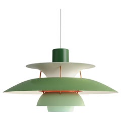 Louis Poulsen PH 5 Lampada a sospensione in verde di Poul Henningsen
