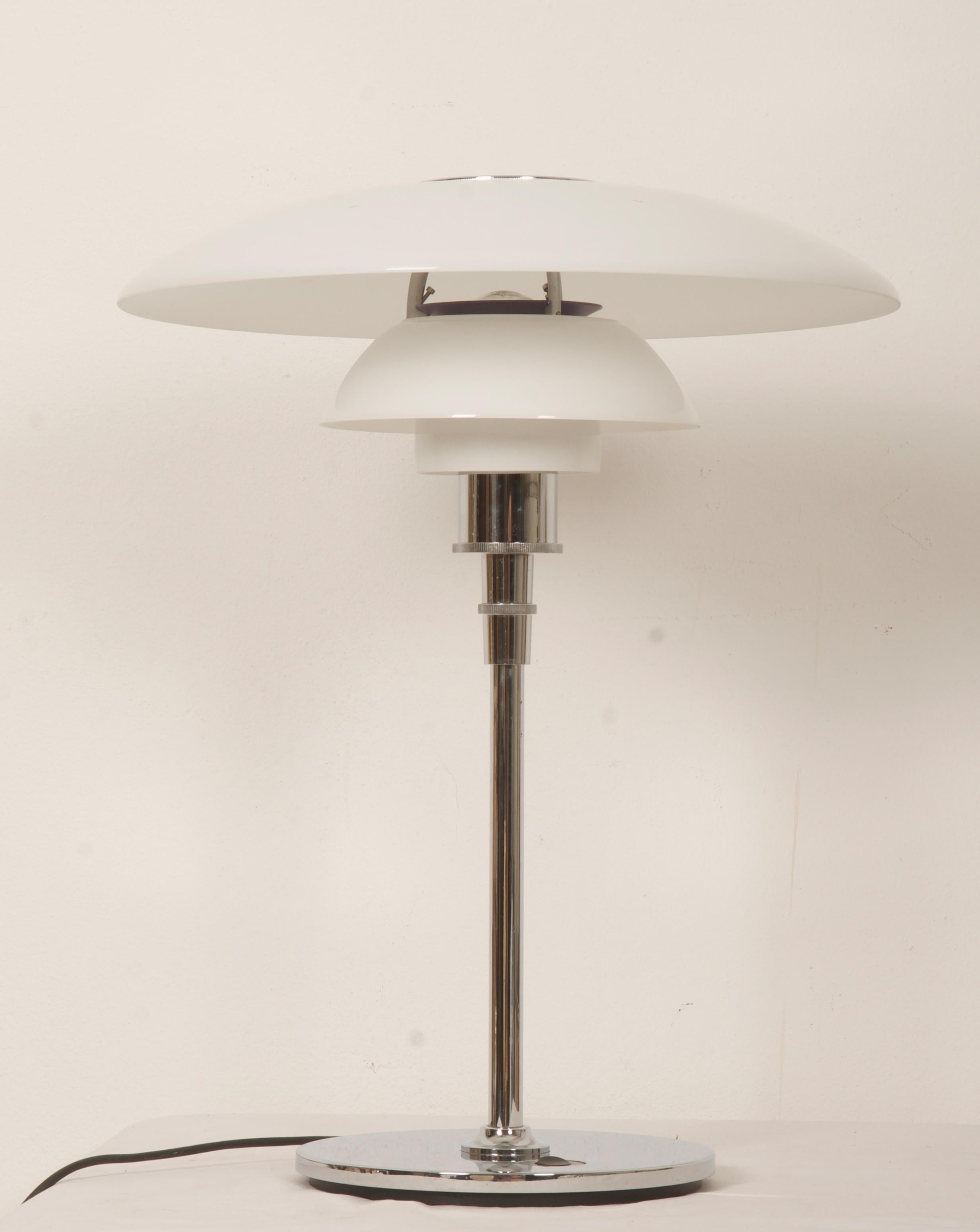 Louis Poulsen Poul Henningsen Ph 4½-3½ Glas Tischlampe (Skandinavische Moderne) im Angebot