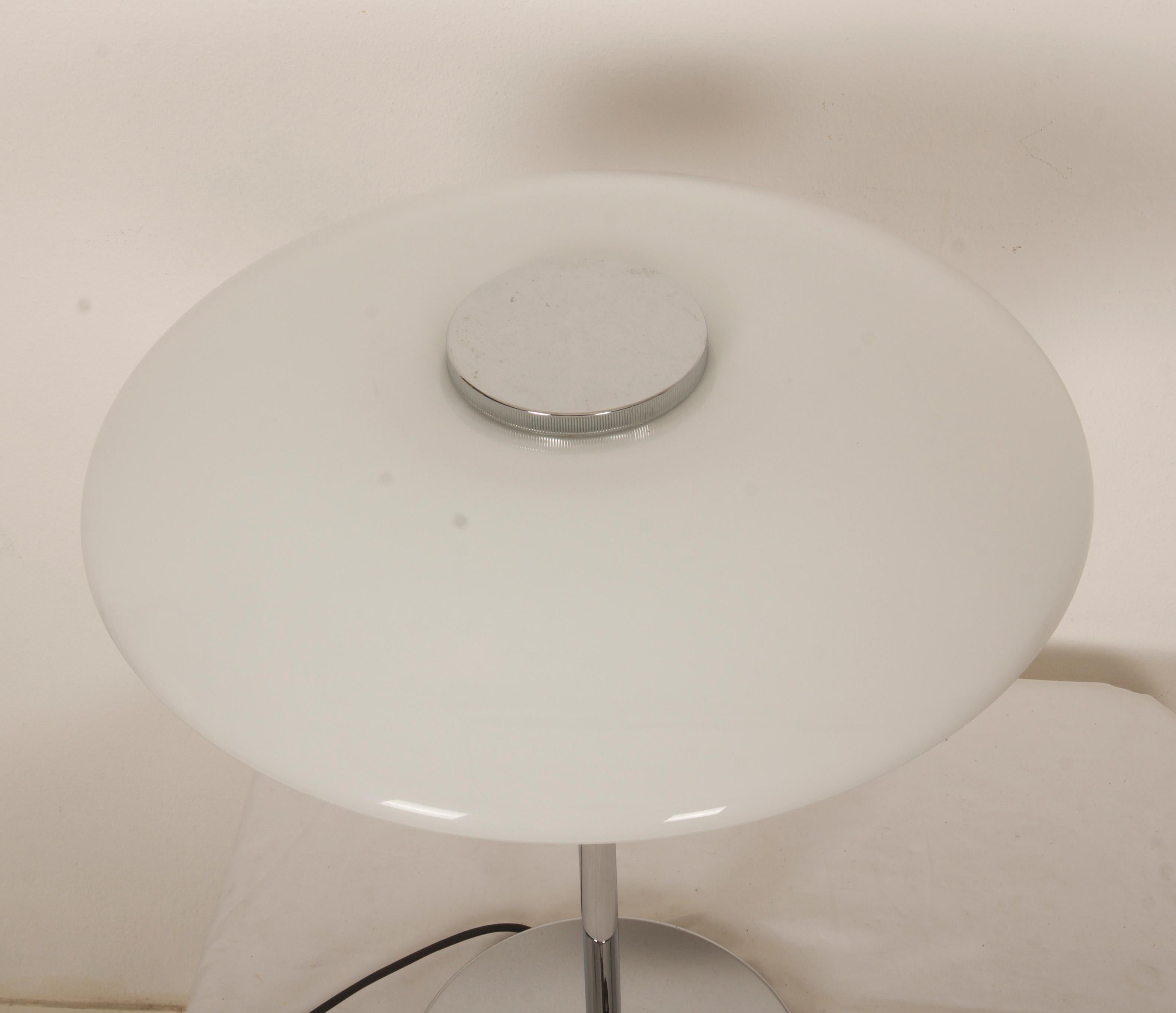Louis Poulsen Poul Henningsen Ph 4½-3½ Glas Tischlampe (Dänisch) im Angebot