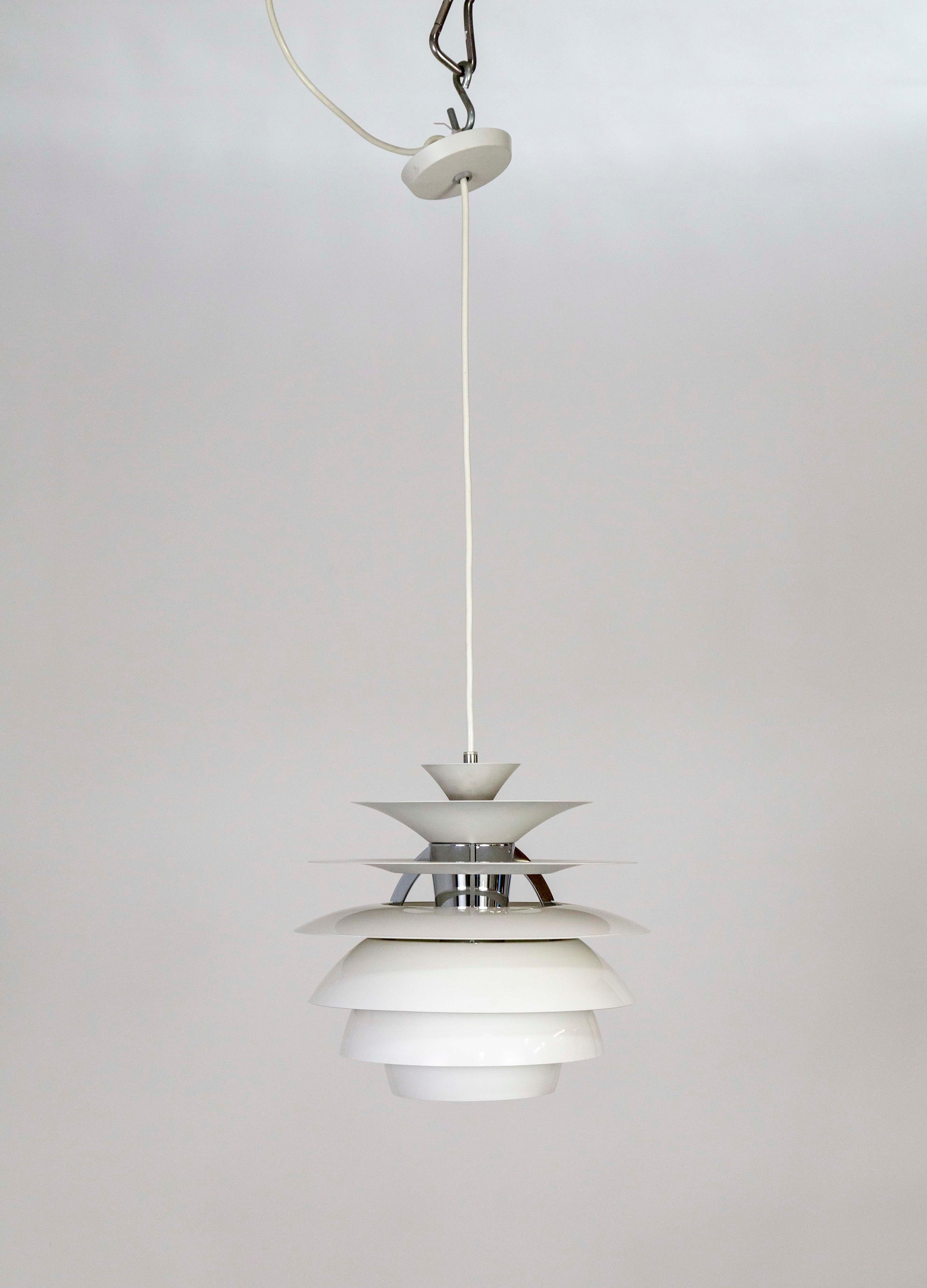 Aluminium Lampe à suspension boule de neige Louis Poulsen par Poul Henningsen