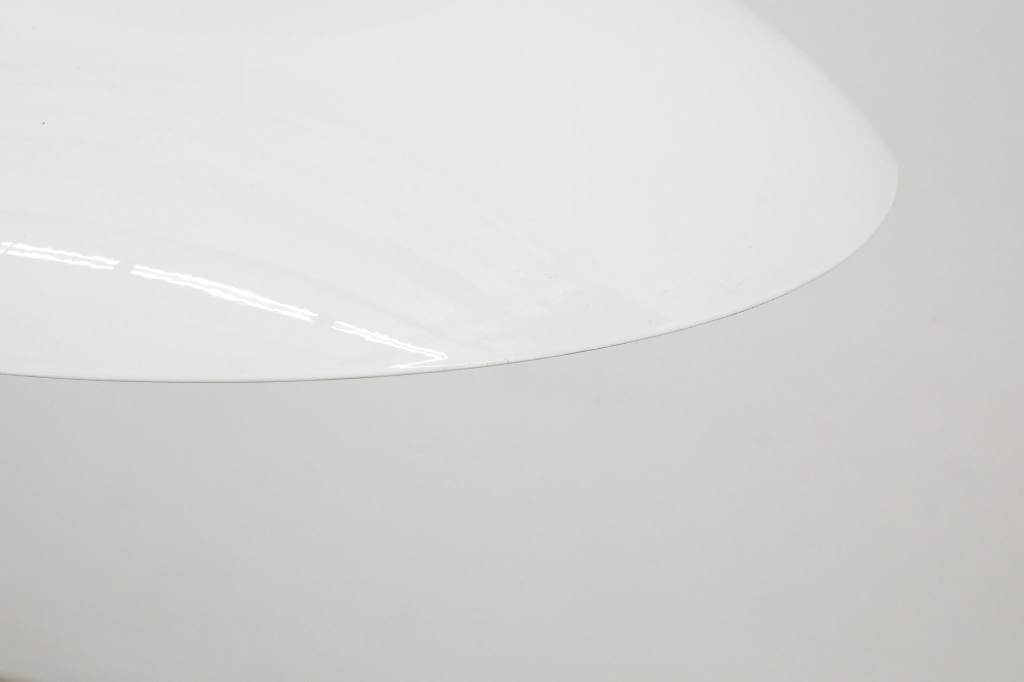 Pendentifs en forme de dôme émaillé blanc de style Louis Poulsen en vente 7