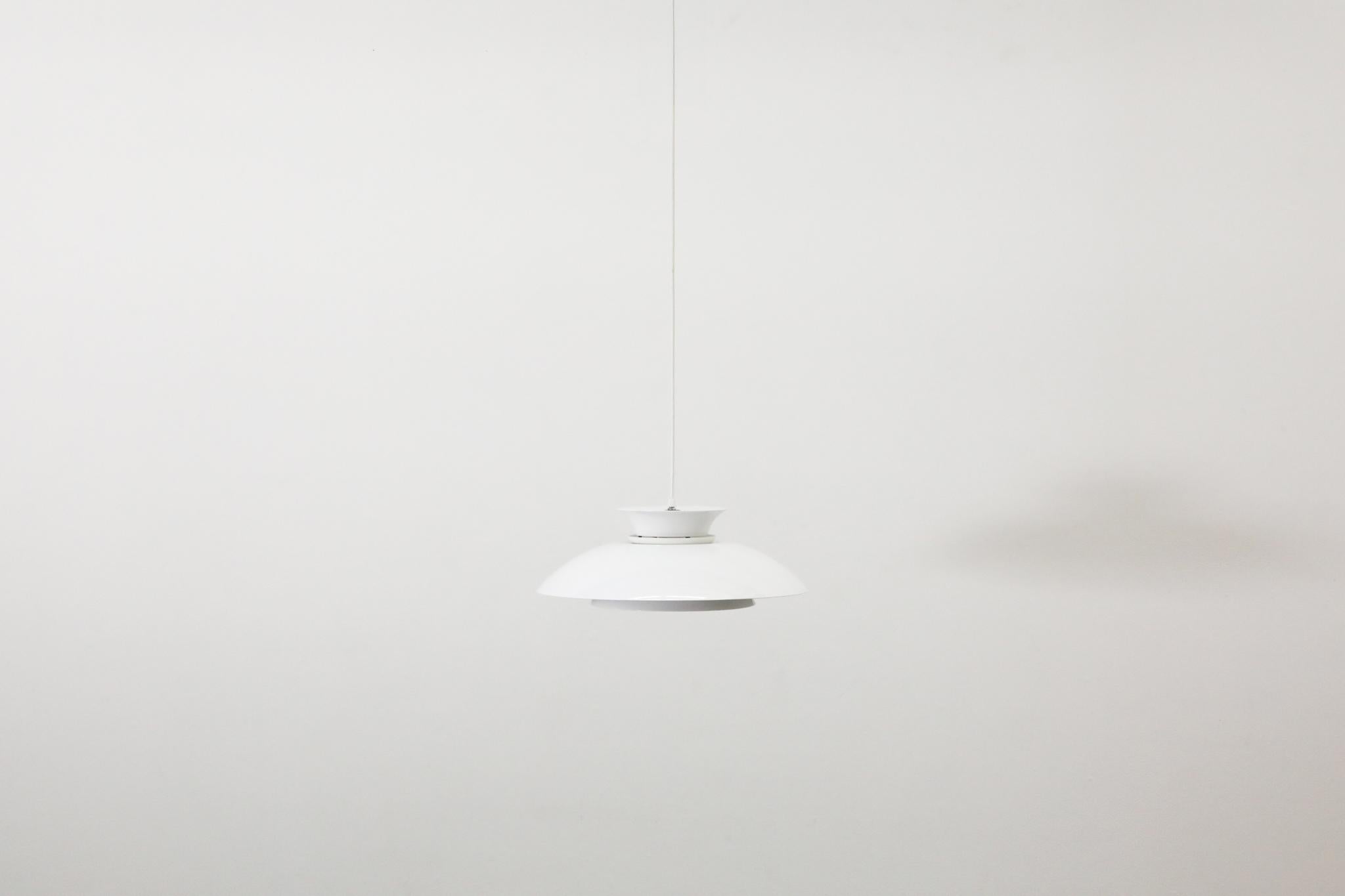 Pendentifs en forme de dôme émaillé blanc de style Louis Poulsen en vente 10