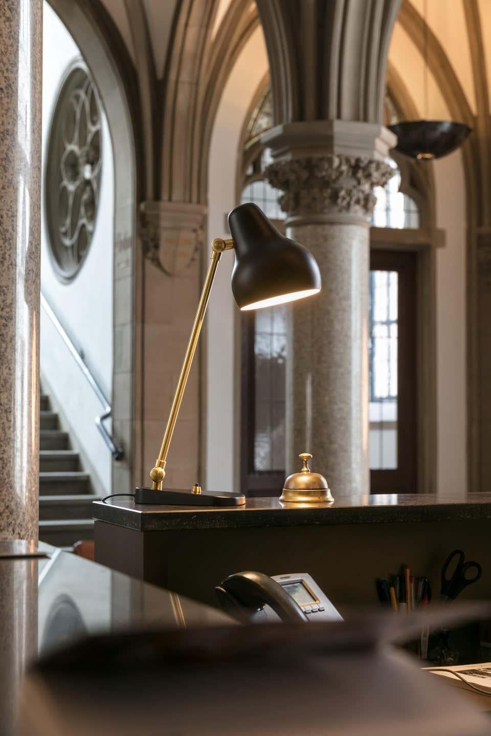 Métal Lampe de bureau Louis Poulsen par Vilhelm Lauritzen en vente