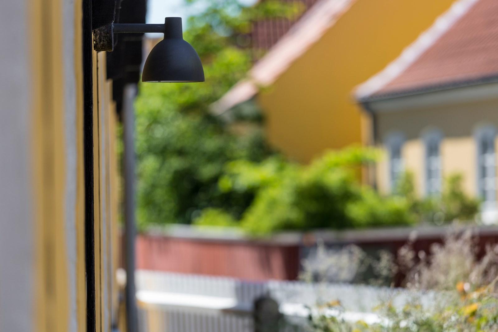 Applique d'extérieur « Toldbod » de Louis Poulsen en noir Neuf - En vente à Glendale, CA