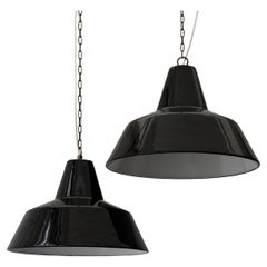 Louis Poulsen, due lampade a sospensione industriali Arbejdspendel, Danimarca, anni '50