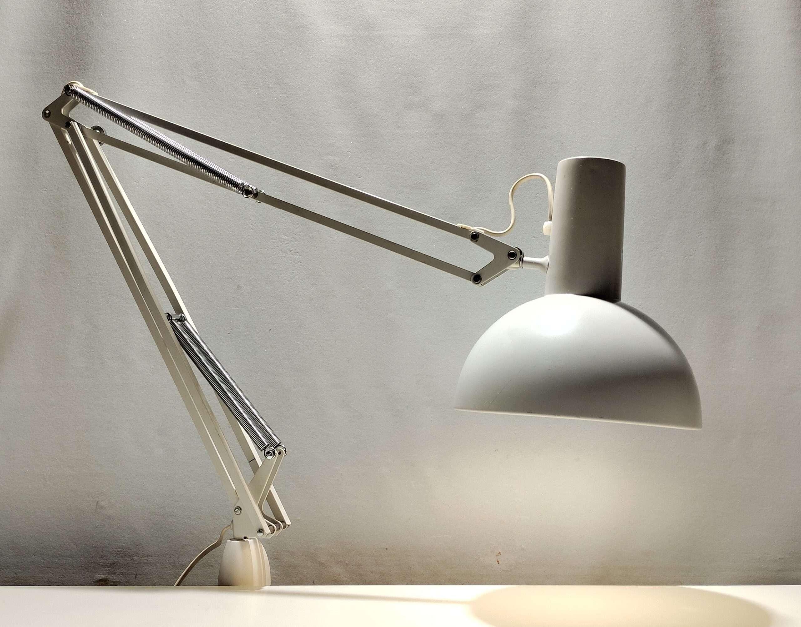 Weiße bewegliche Architekten-Schreibtisch- oder Wandleuchte von Louis Poulsen, 1980er Jahre (Moderne der Mitte des Jahrhunderts) im Angebot