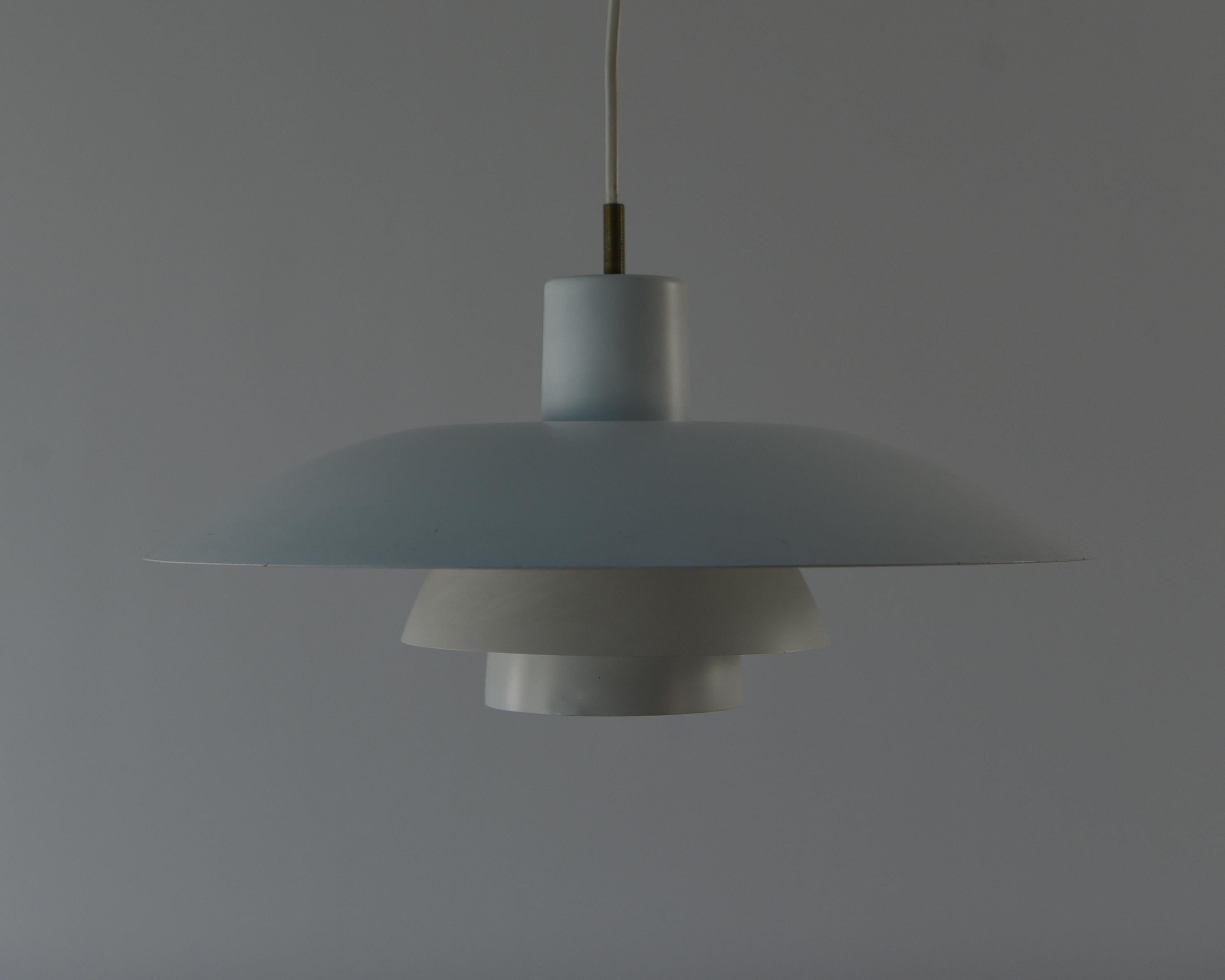 Mid-Century Modern Louis Poulsen White PH4 Pendant Light by Poul Henningsen