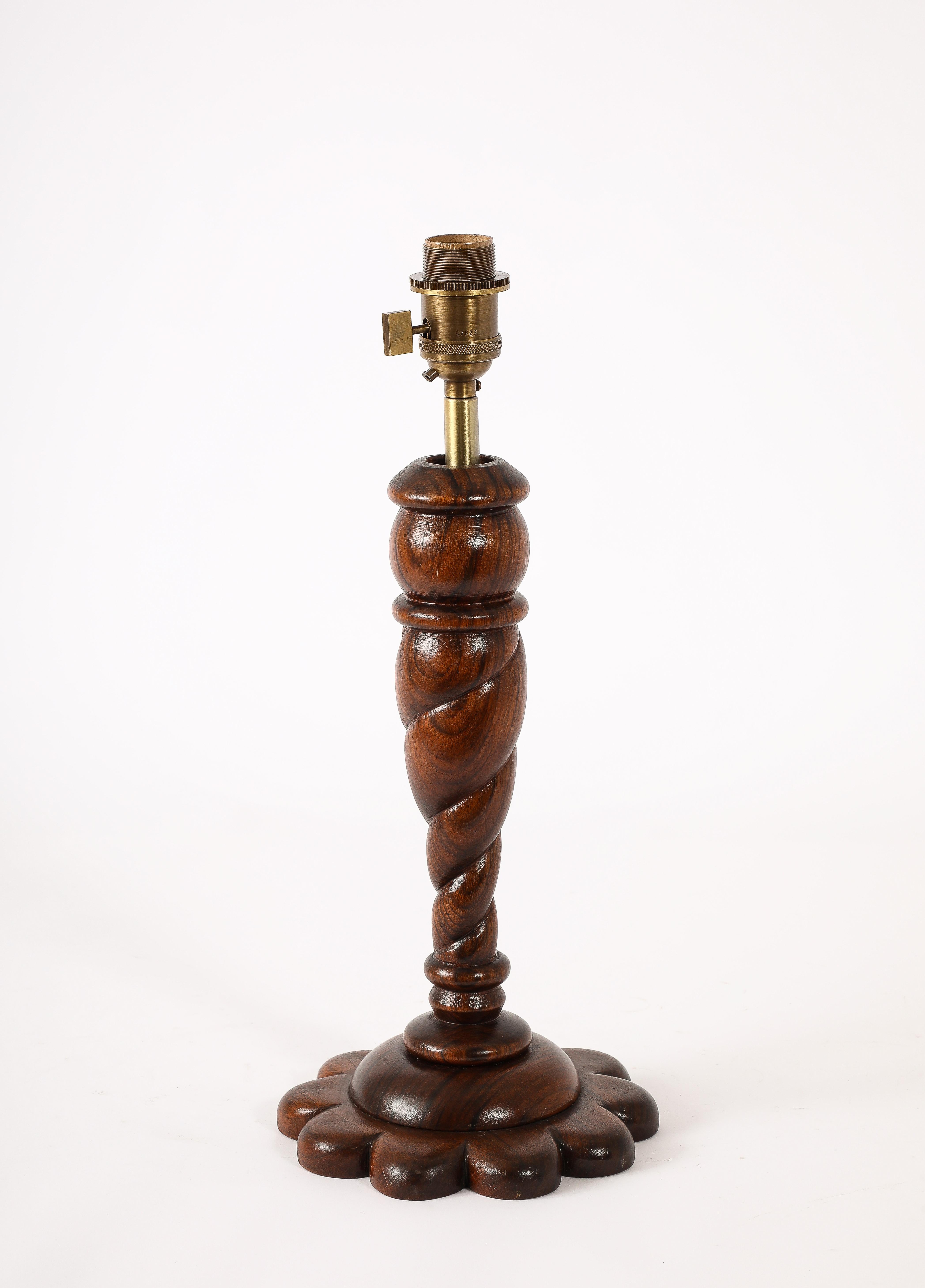 Lámpara de mesa Louis Prodhon de palisandro tallado, Francia Años 40 en venta 3