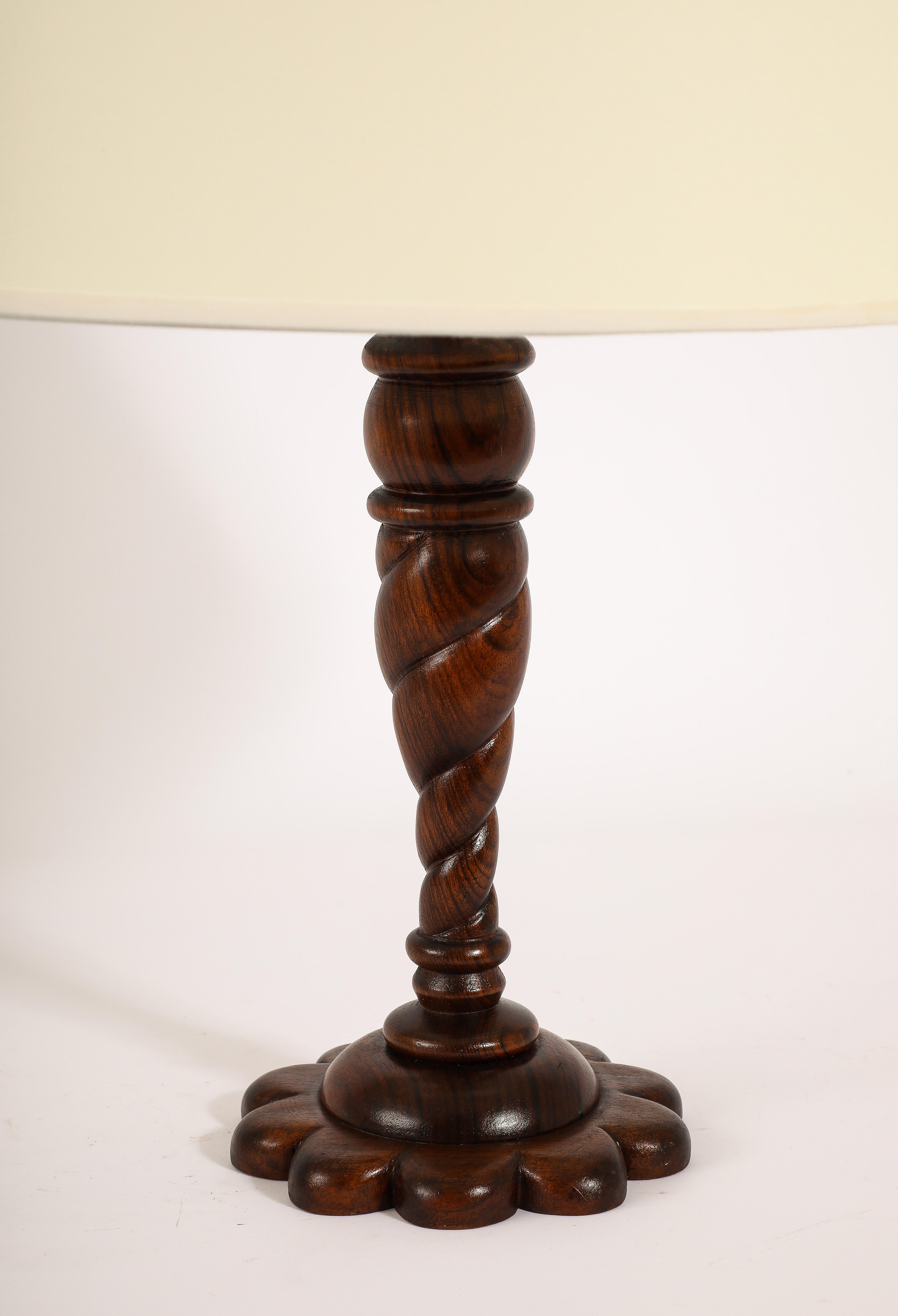 Lámpara de mesa Louis Prodhon de palisandro tallado, Francia Años 40 en venta 5