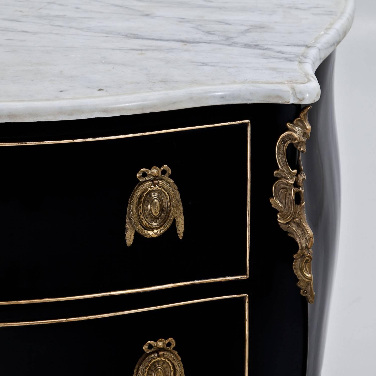 Louis Quinze Chest of Drawers 3