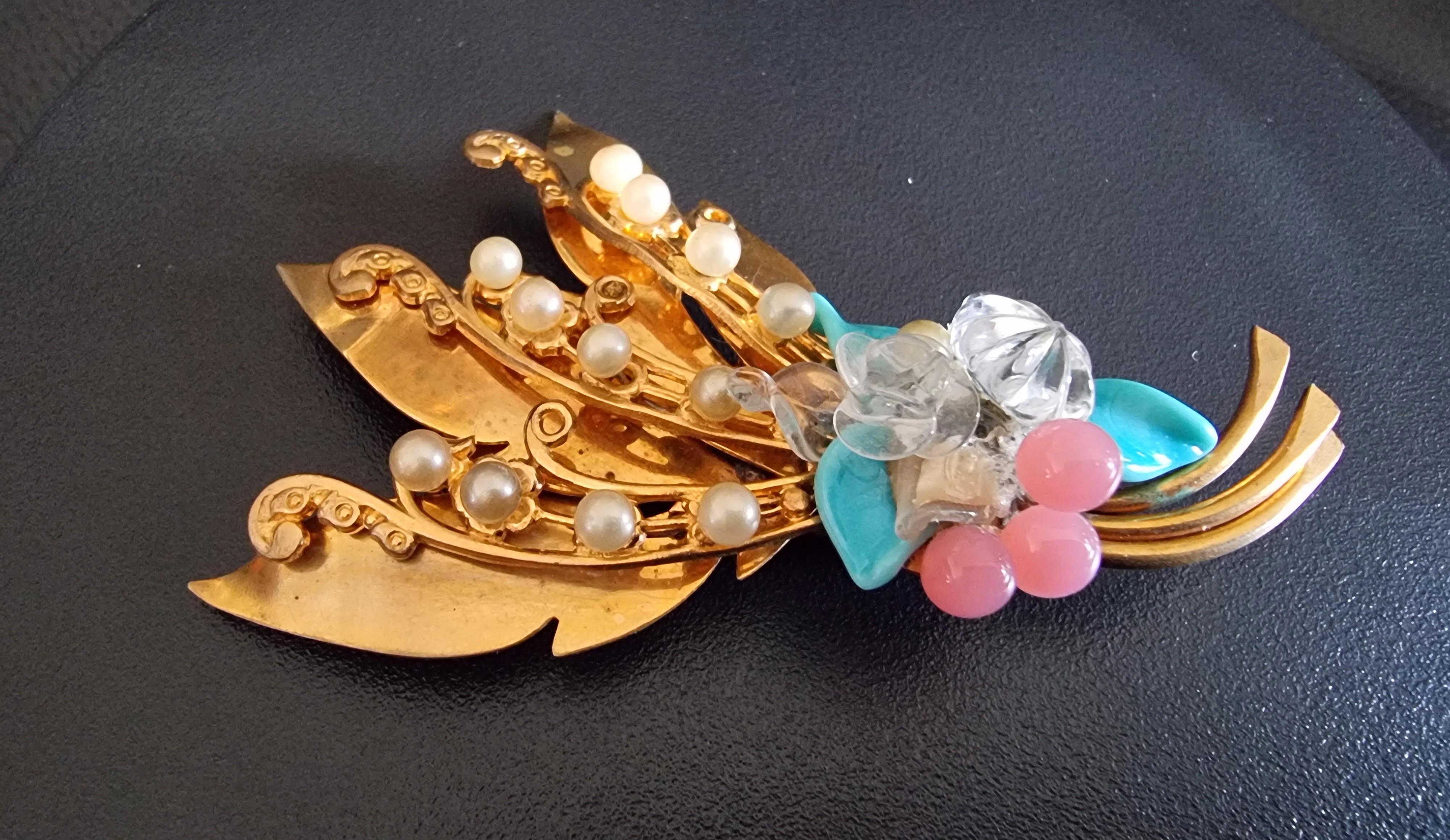 Art Deco Louis ROUSSELET, Brooch in glass beads, FRANCE 1940, vintage For Sale