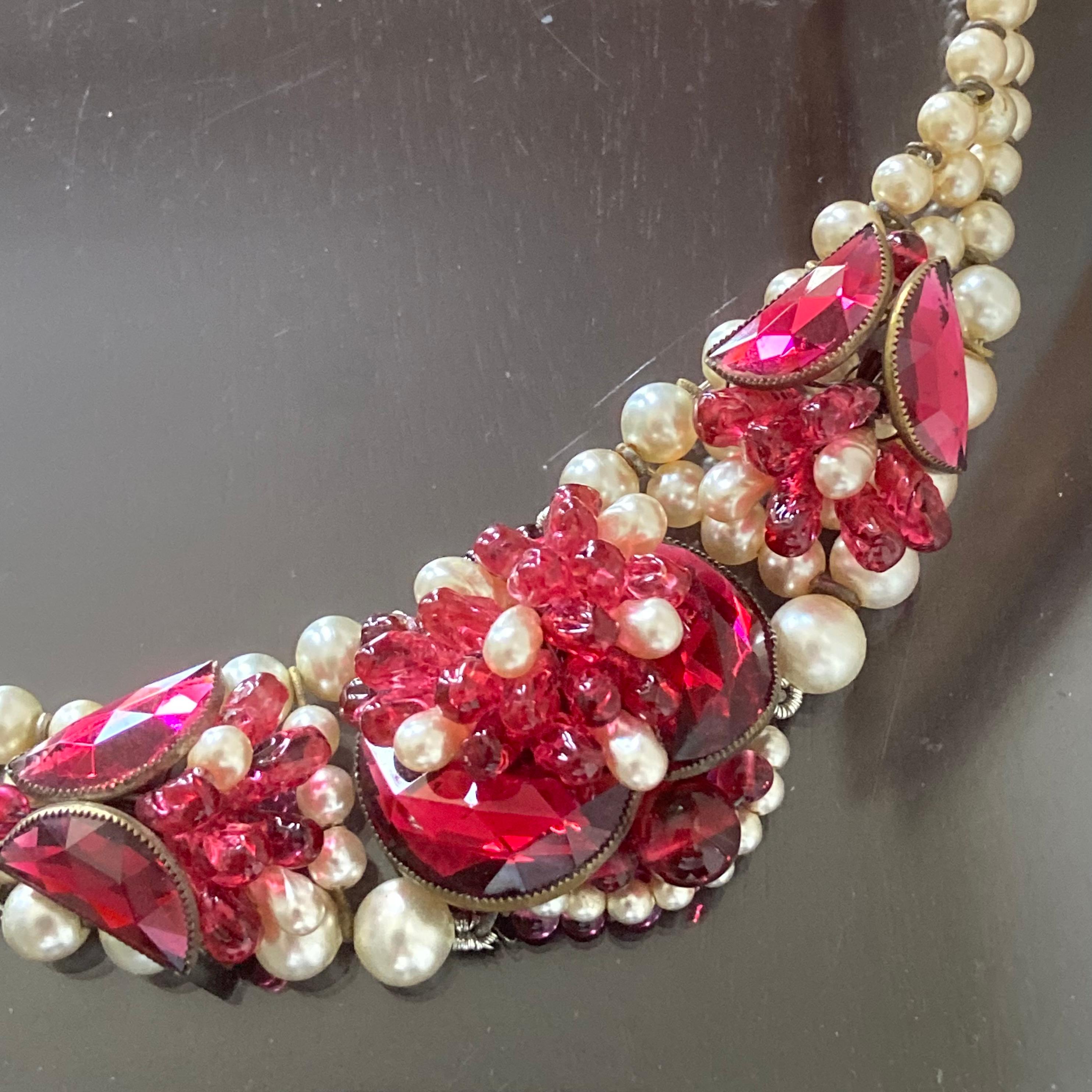 Louis Rousselet, French, glass pearl and fuchsia Necklace In Good Condition For Sale In Warminster, GB
