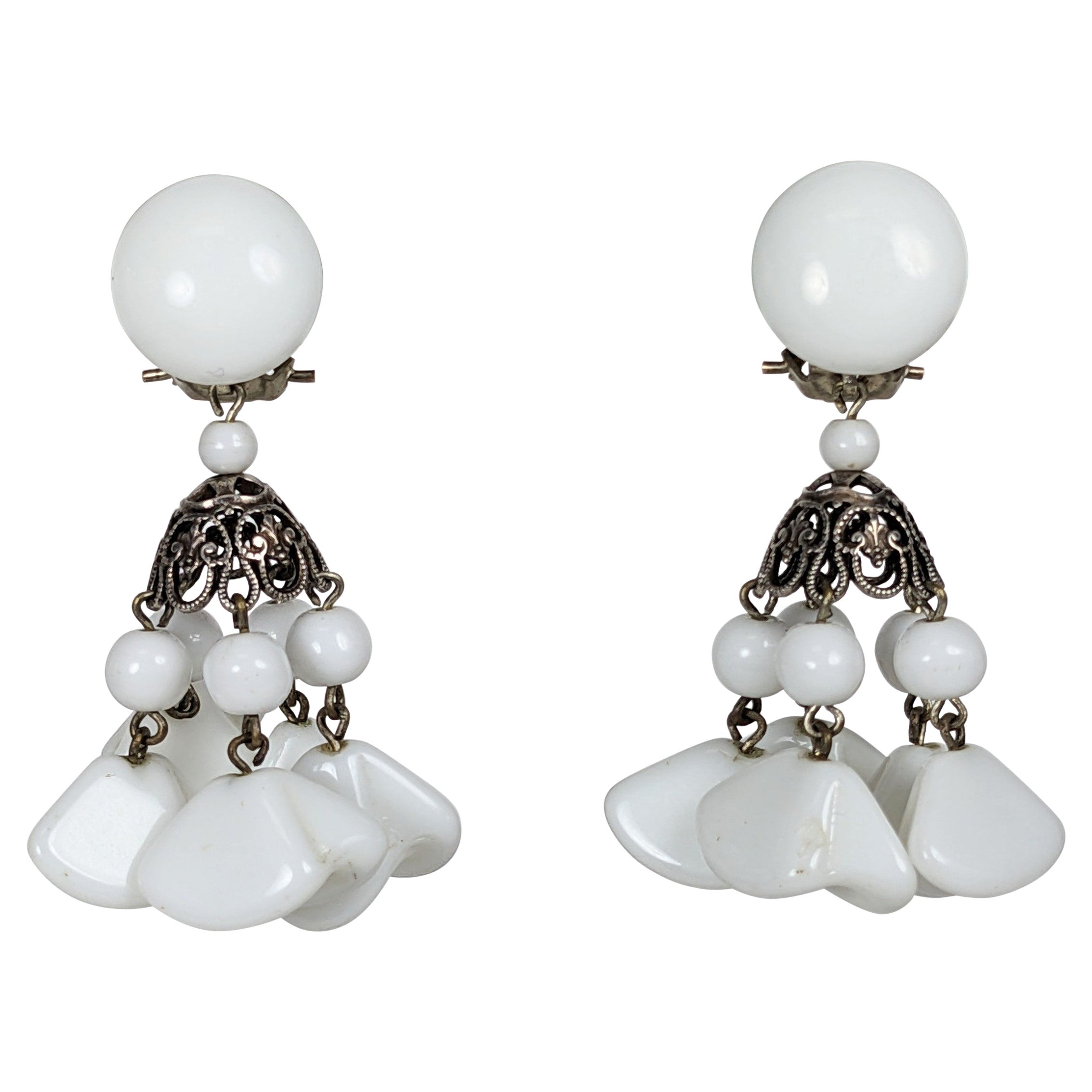 Louis Rousselet Pendientes de borla blanca de verano