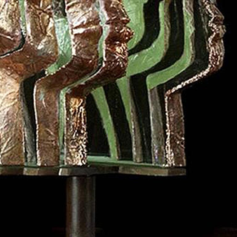 Lampe sculptée Loredano, feuille d'or et d'argent, et électroplaquée  - Noir Figurative Sculpture par Louis Sclafani