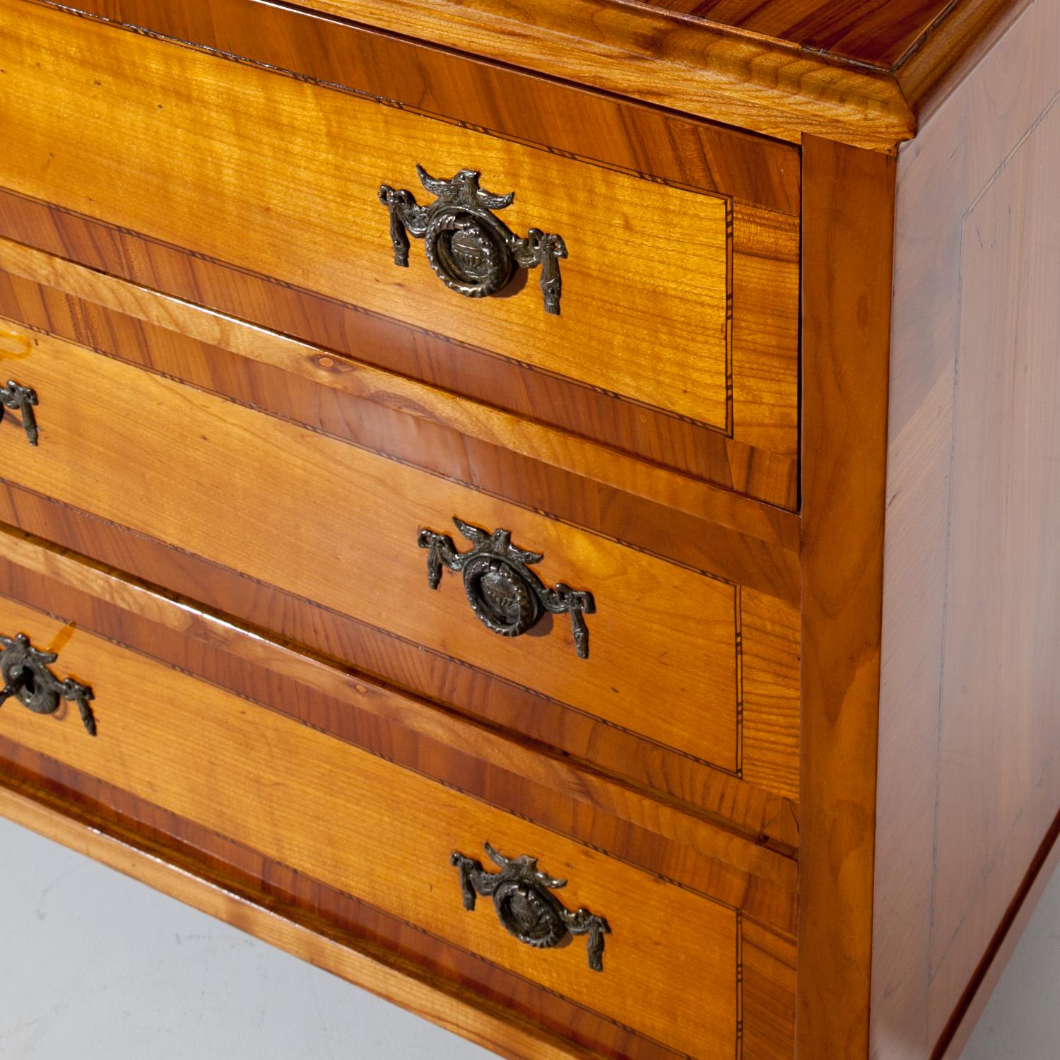 Louis Seize Chest of Drawers, circa 1780 In Good Condition In Greding, DE