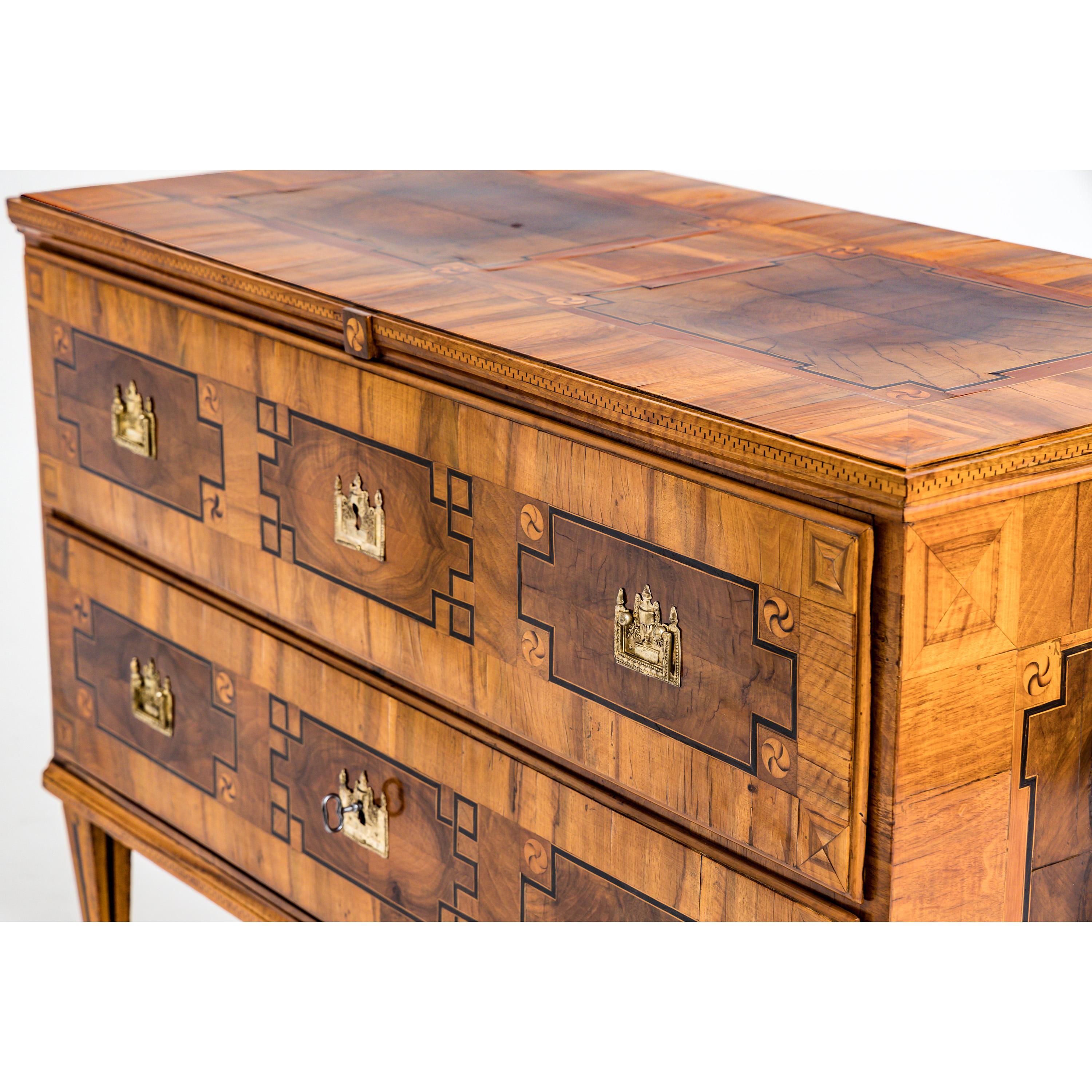 Louis Seize Chest of Drawers, Late 18th Century In Good Condition In Greding, DE
