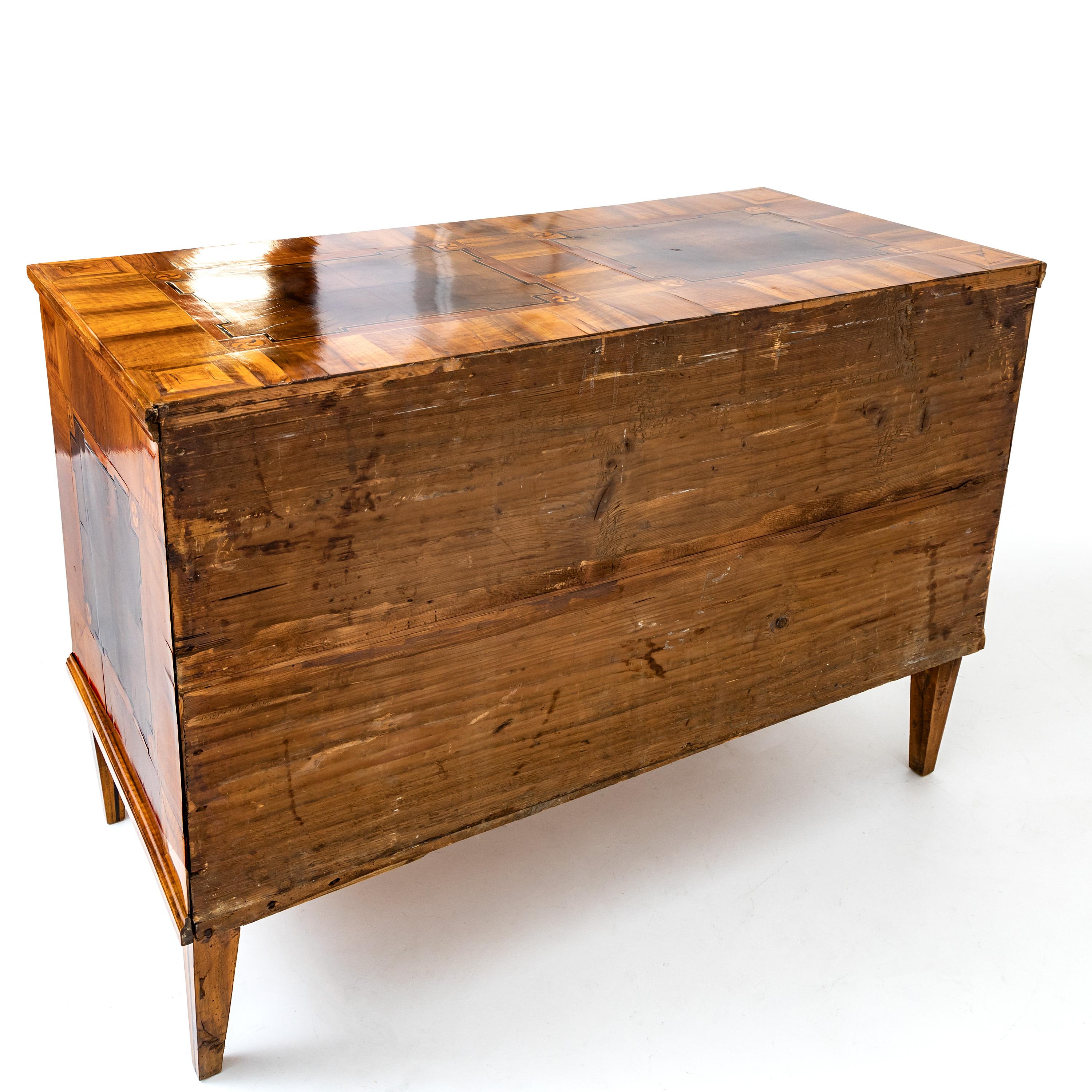 Walnut Louis Seize Chest of Drawers, Late 18th Century