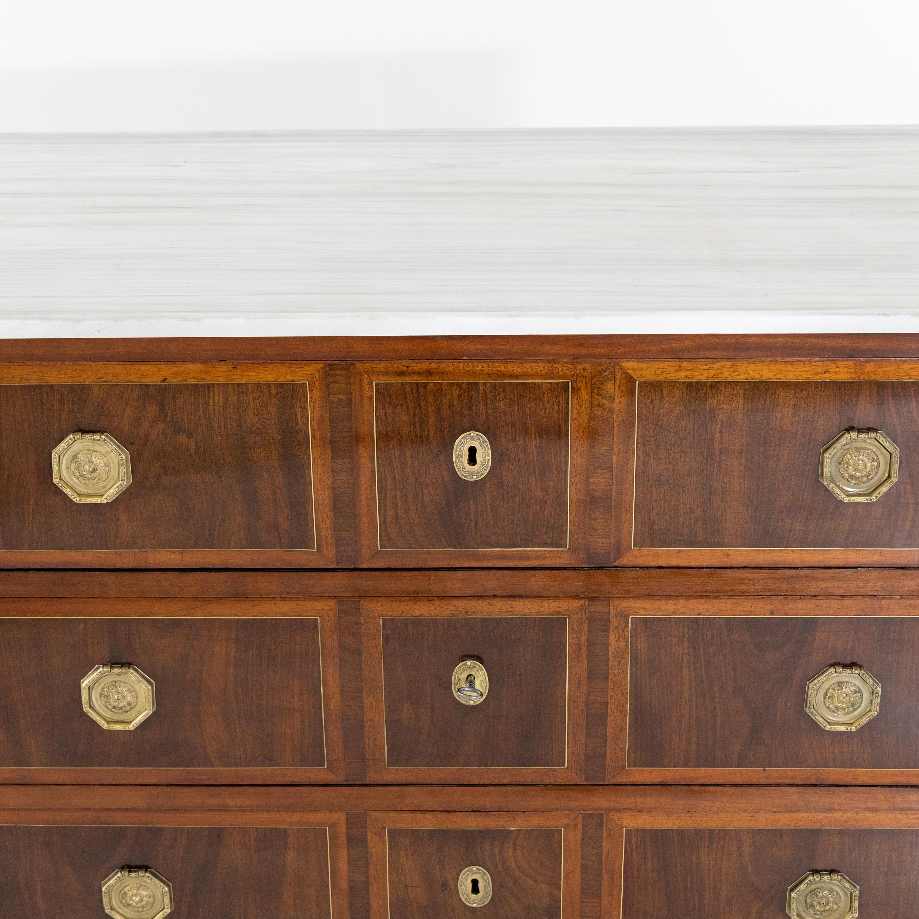 Neoclassical Chest of Drawers with white Marble Top, Late 18th Century For Sale 2