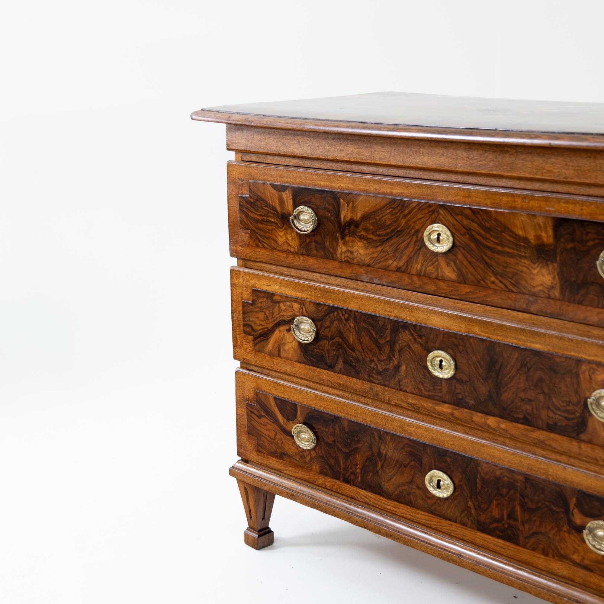 Louis Seize Chest of Drawers with Side Lock, Nuremberg, late 18th Century In Good Condition For Sale In Greding, DE