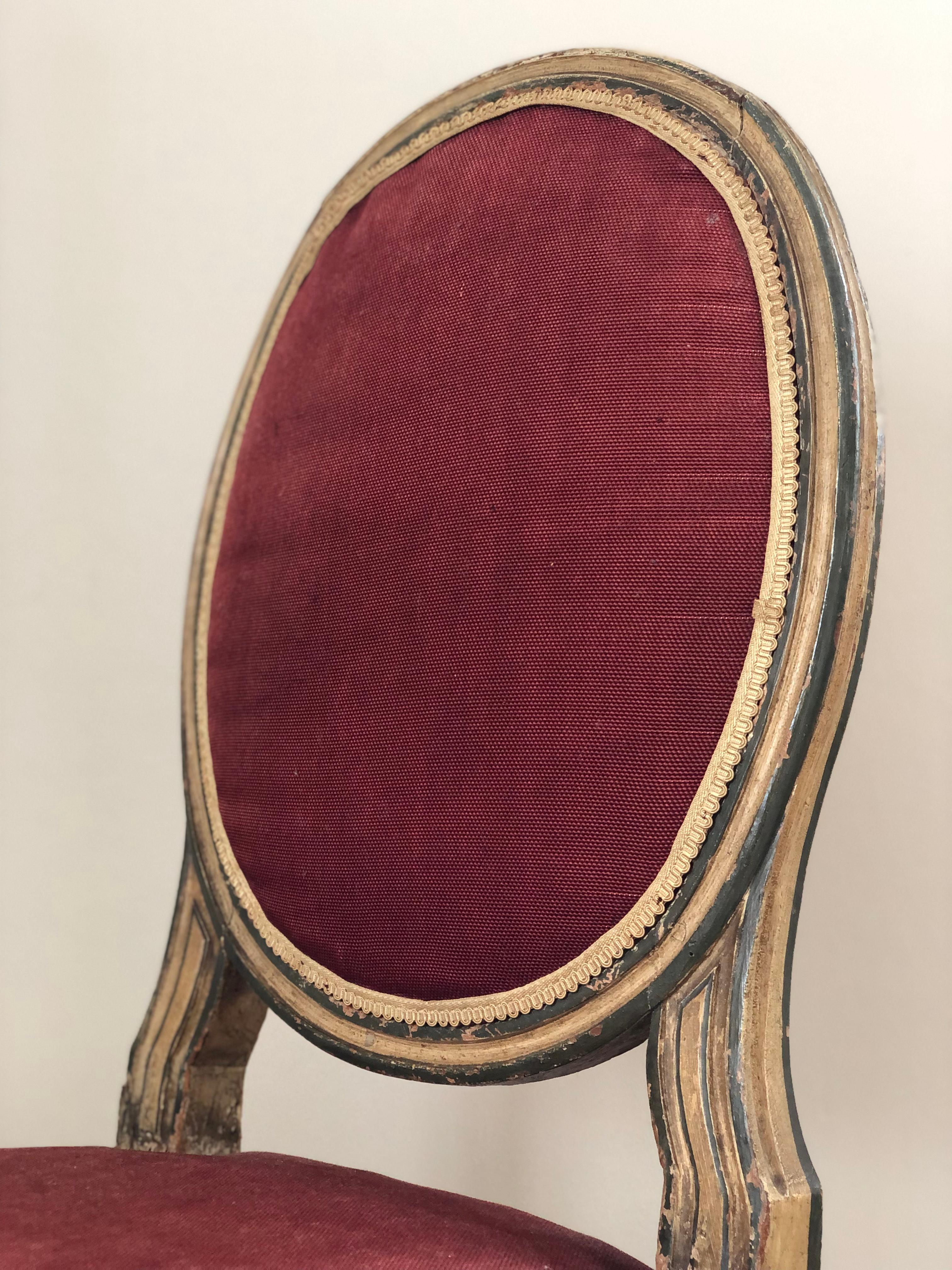 Chaise à médaillon en bois doré Louis Seize Fin du 19e siècle  en vente 1