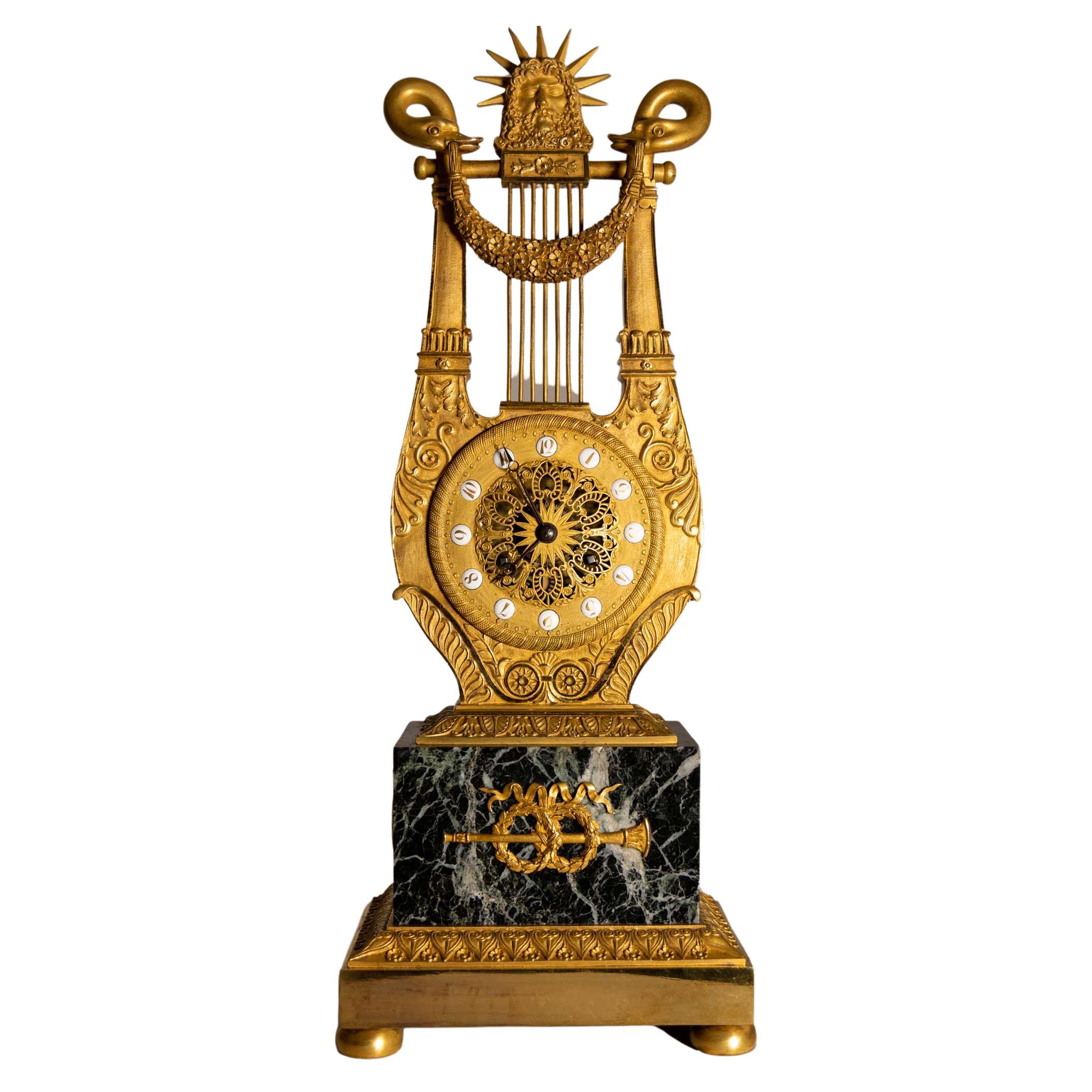 Pendule de cheminée Louis Seize Lyre, probablement Paris, vers 1780 en vente