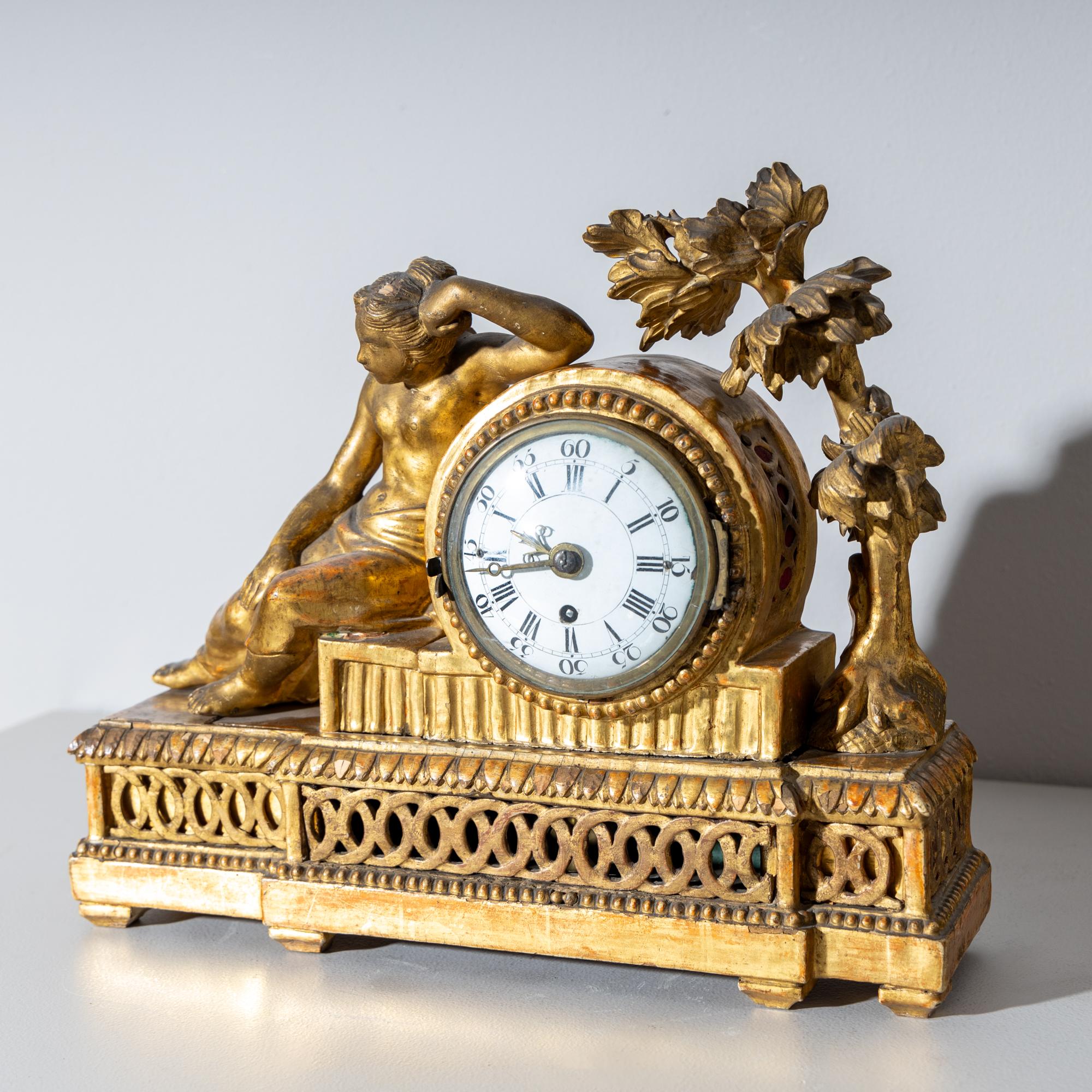 French Louis Seize Mantel Clock in a Giltwood Case, End of 18th Century For Sale
