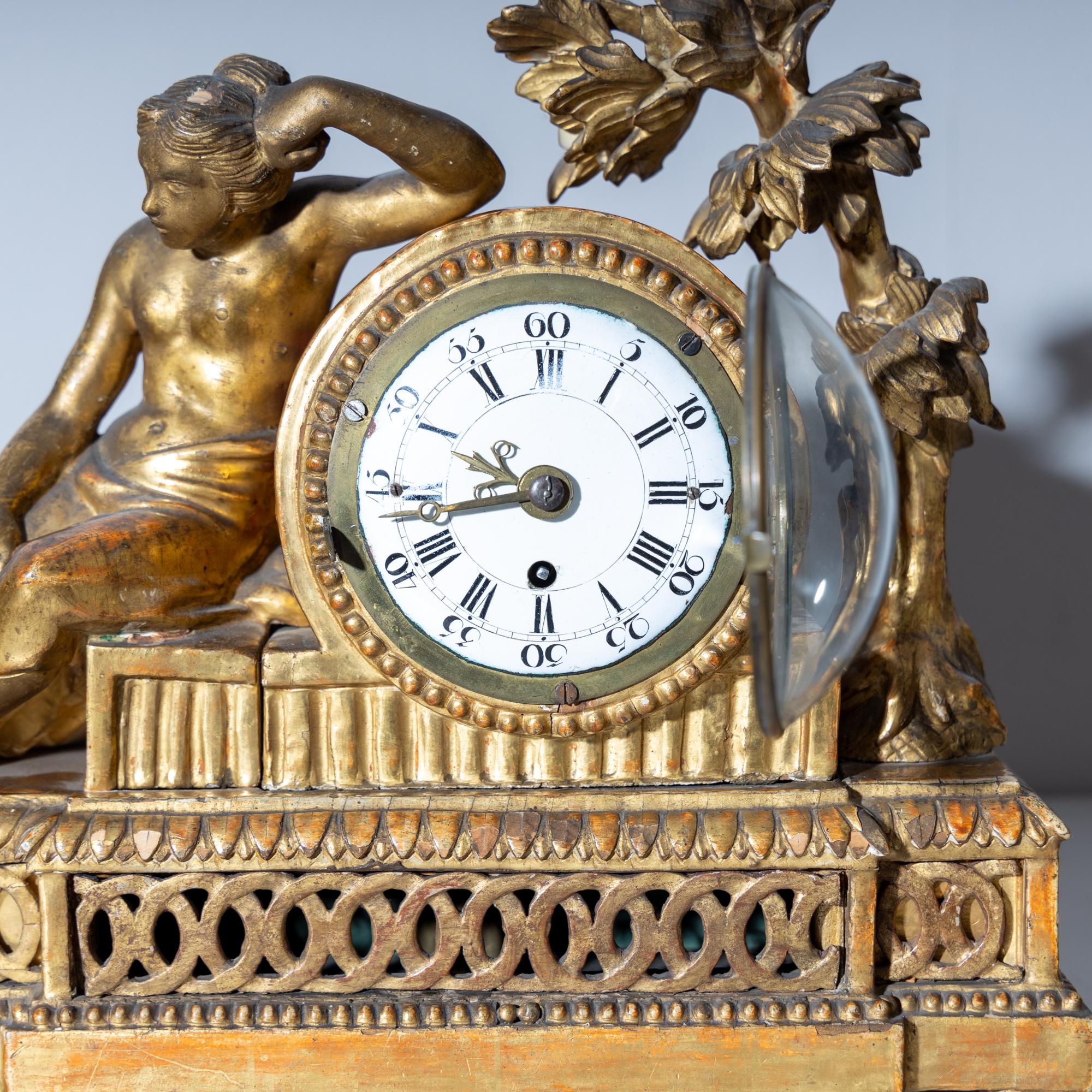 Louis Seize Mantel Clock in a Giltwood Case, End of 18th Century For Sale 1