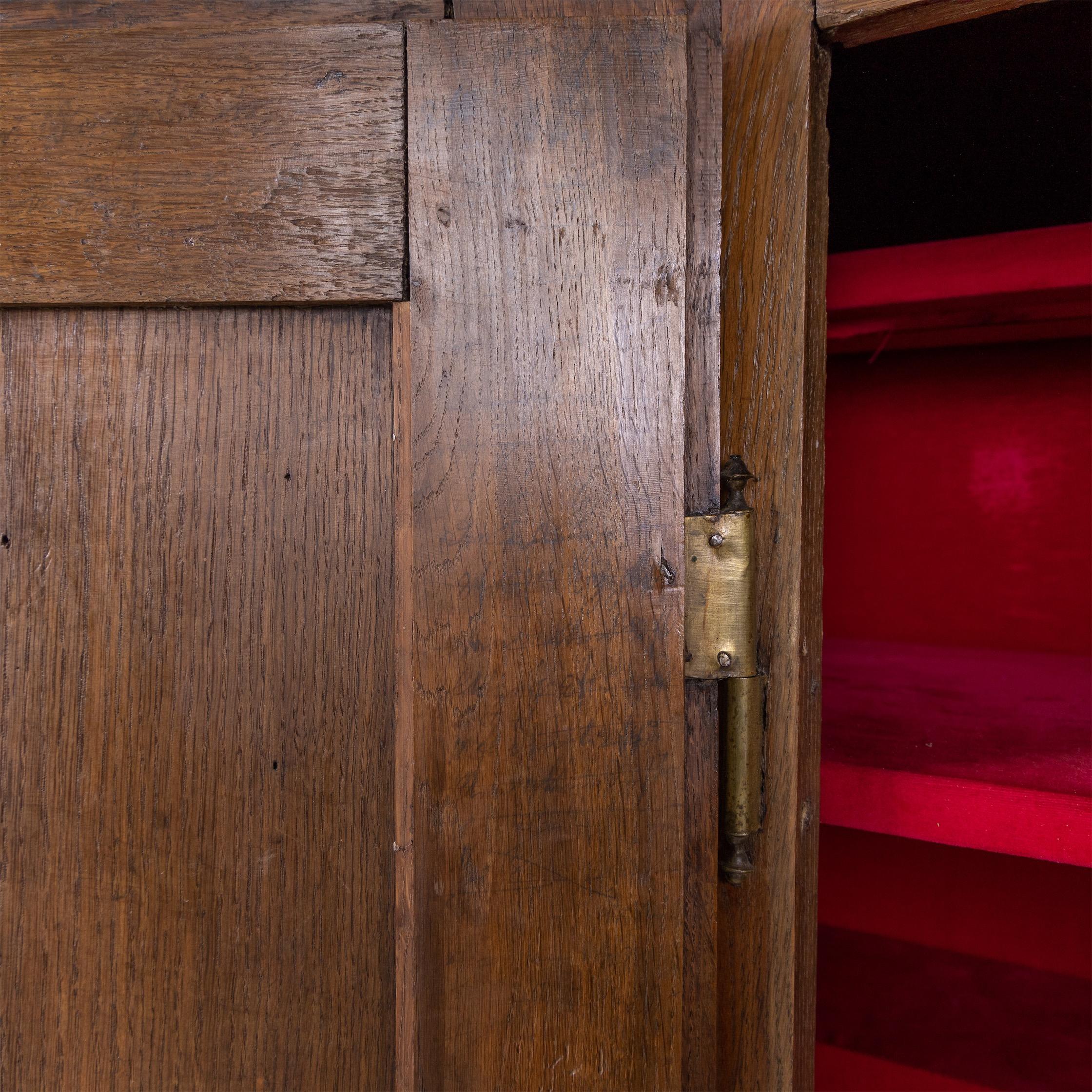 Louis Seize Oak Cabinet, Late 18th Century 10