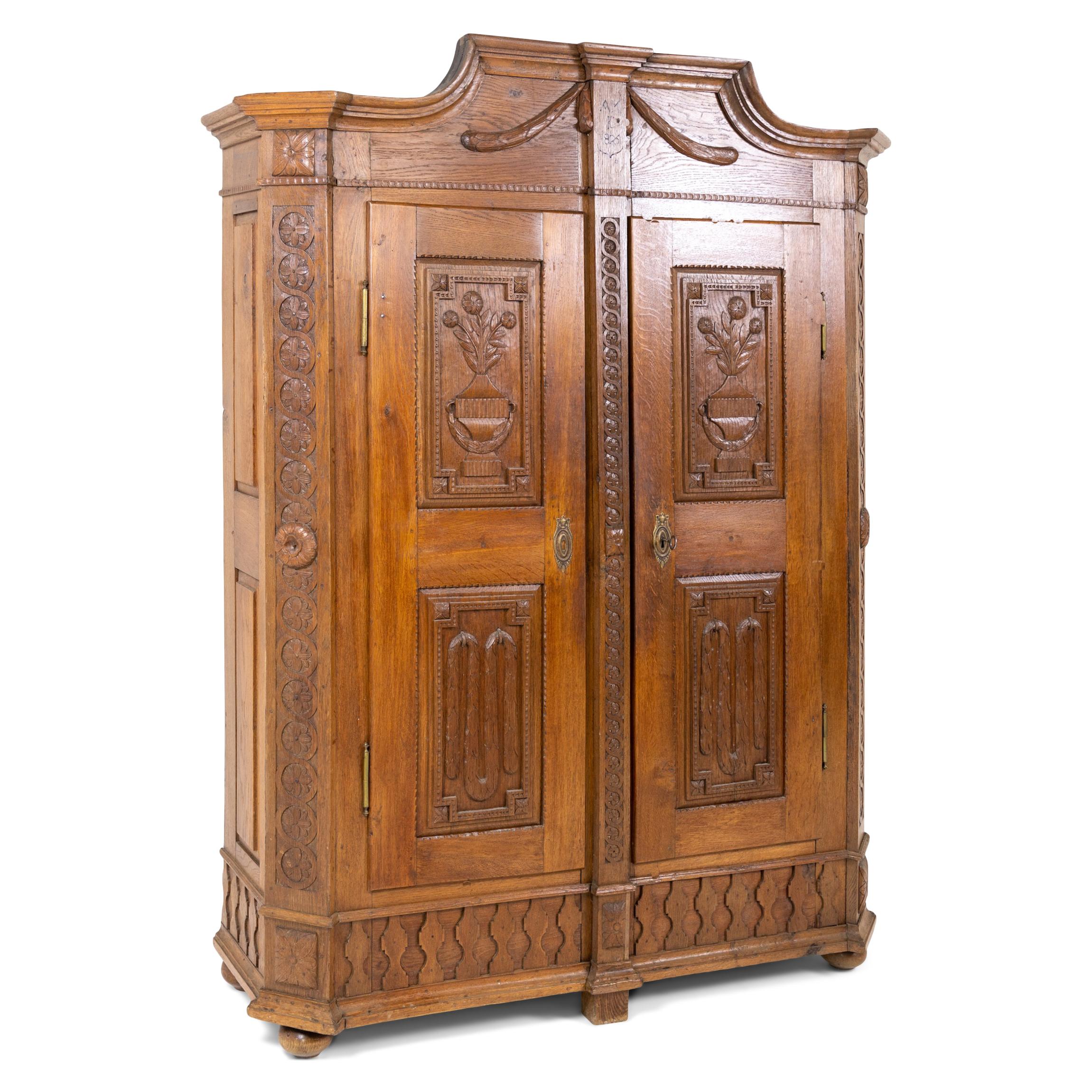 Louis Seize Oak Cabinet, Late 18th Century 4