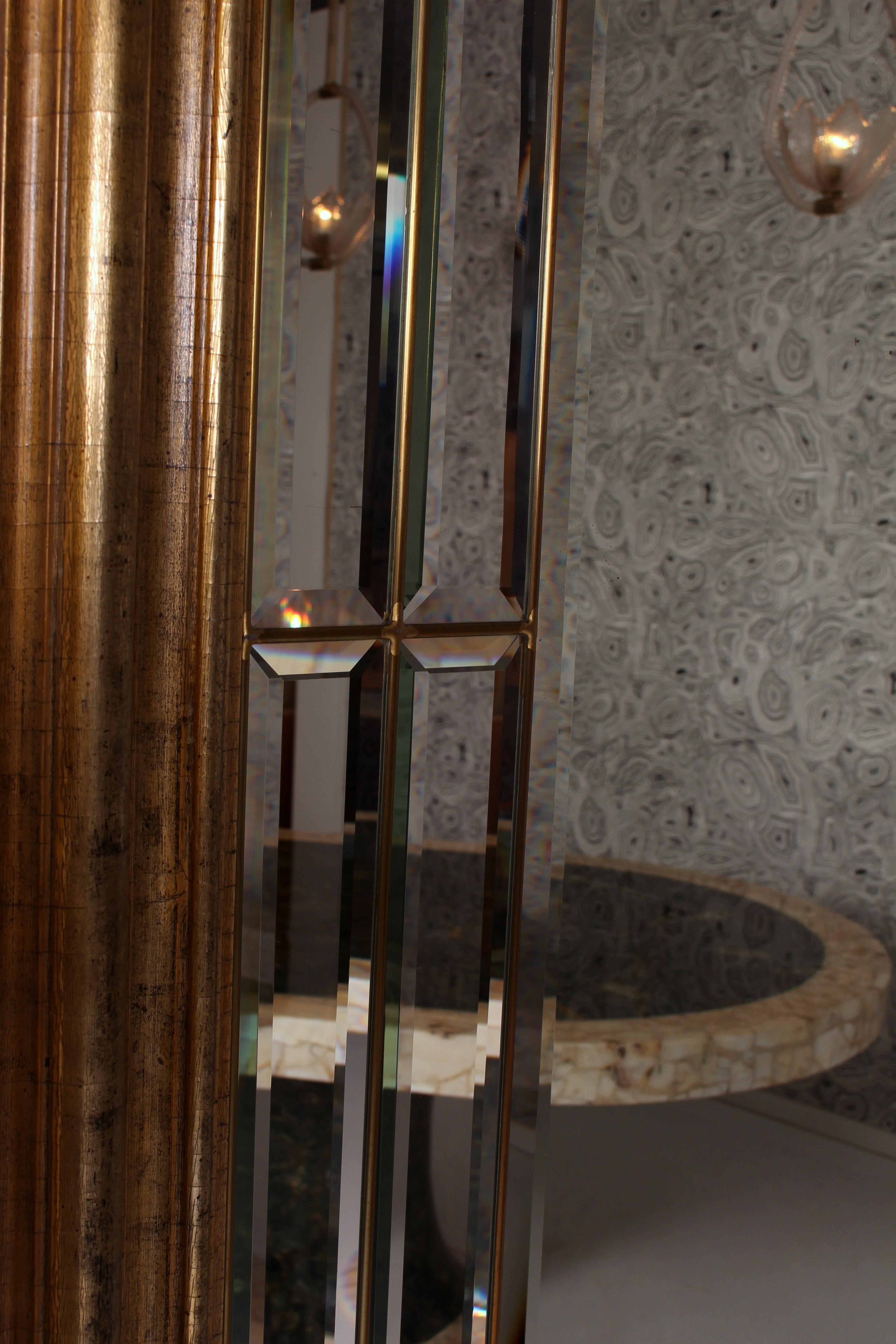 Italienischer Barockspiegel im Louis-Seize-Stil des 19. Jahrhunderts, Stuck / facettierter Schliff  im Angebot 11