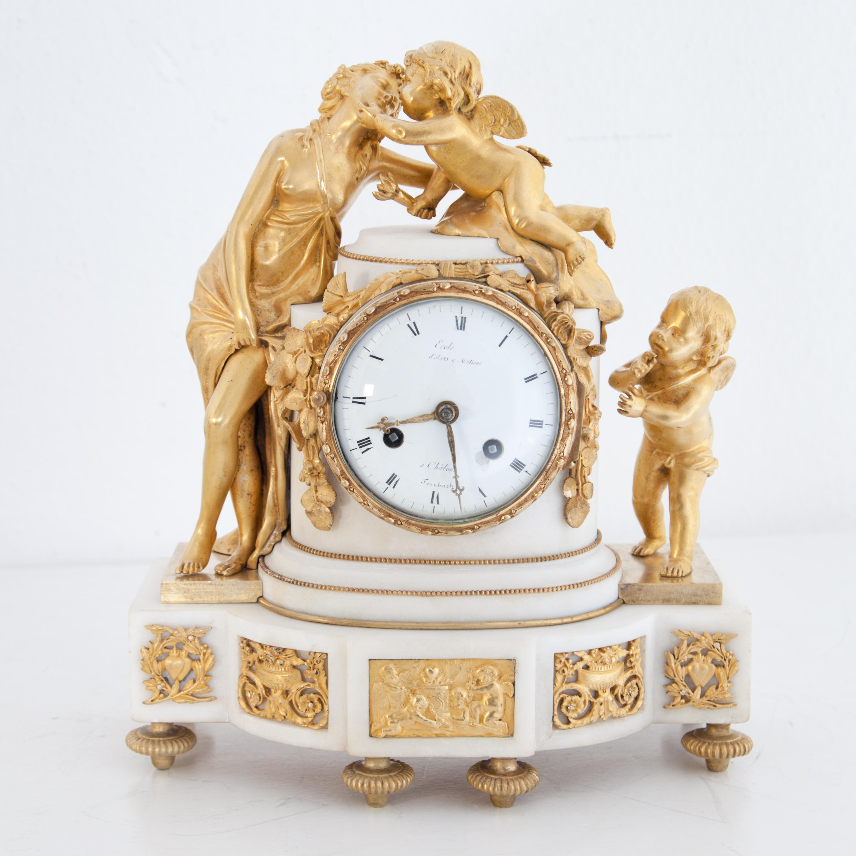 Louis Seize pendule on marble base with stylized column stump and figural fire-gilded bronze decoration depicting Amor and Psyche. The enamel dial and the movement is inscribed 