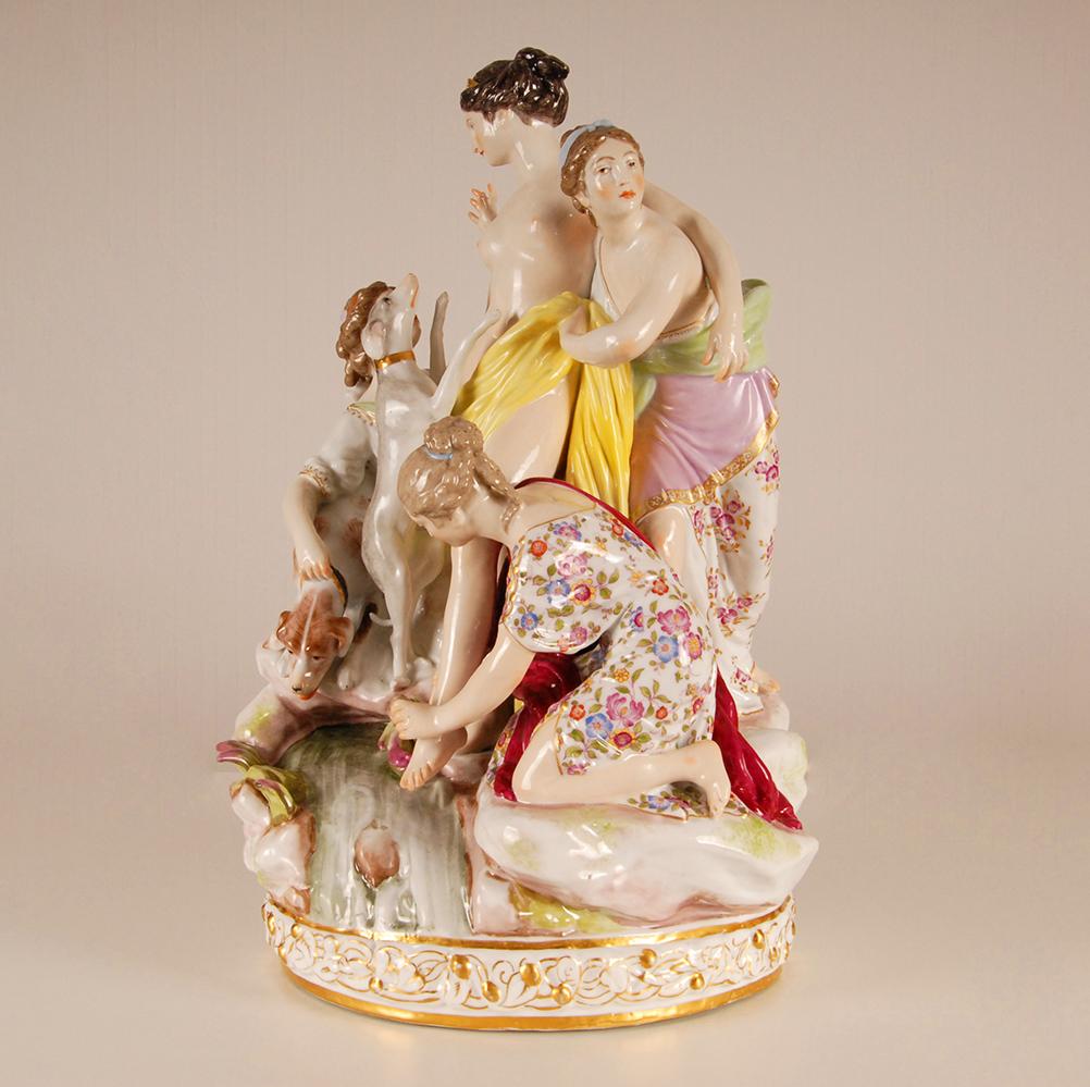 Louis-Simon Boizot Gruppo figurato in porcellana di Sevres che fa il bagno con una Diana del XIX secolo In condizioni buone in vendita a Wommelgem, VAN