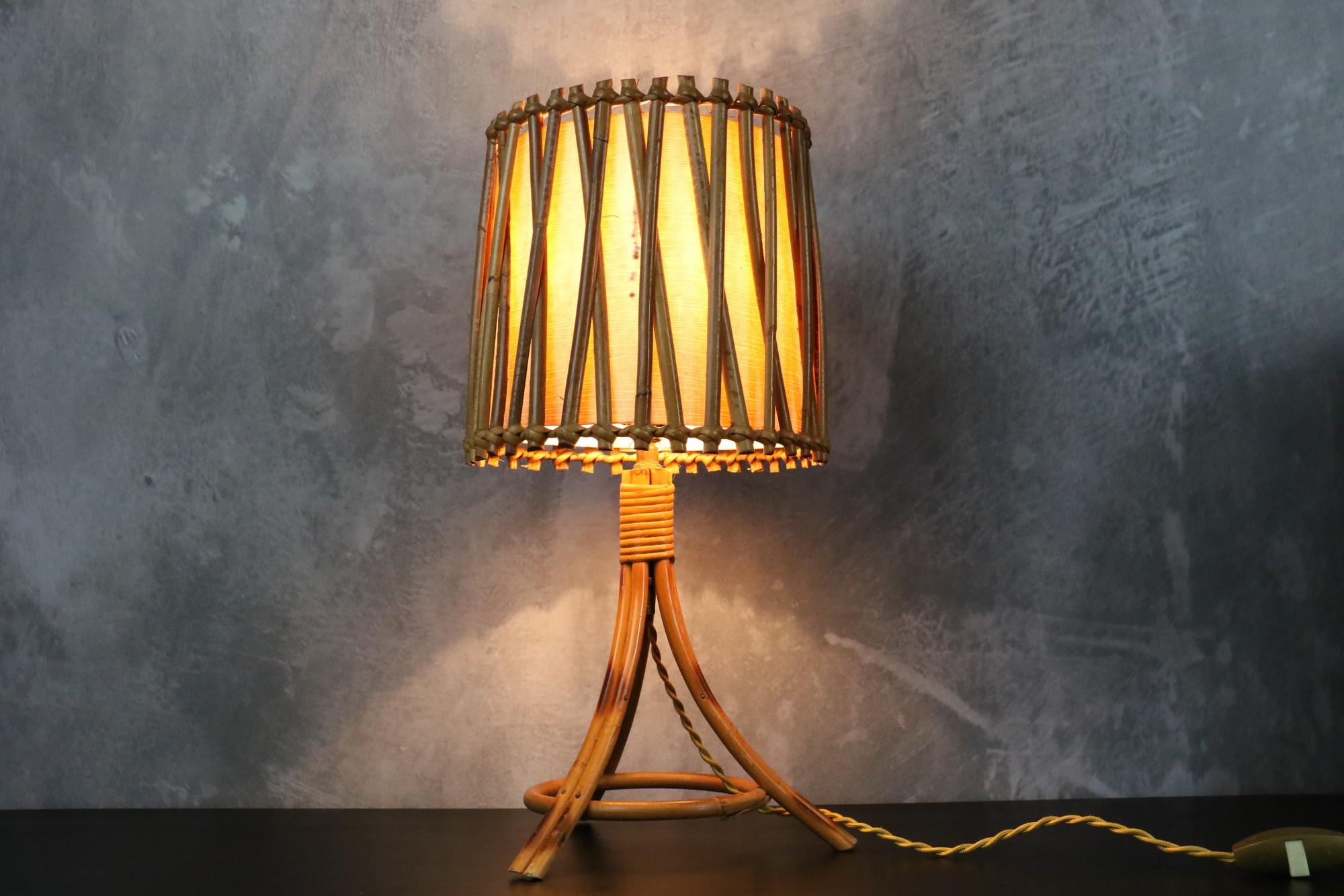 Louis Sognot bamboo and rattan table lamp Mid-Century Modern 1960, France

Very nice tripod lamp by the French designer Louis Sognot. It is very well made. The artist has created many models using bamboo and rattan for the structure of his lamps,