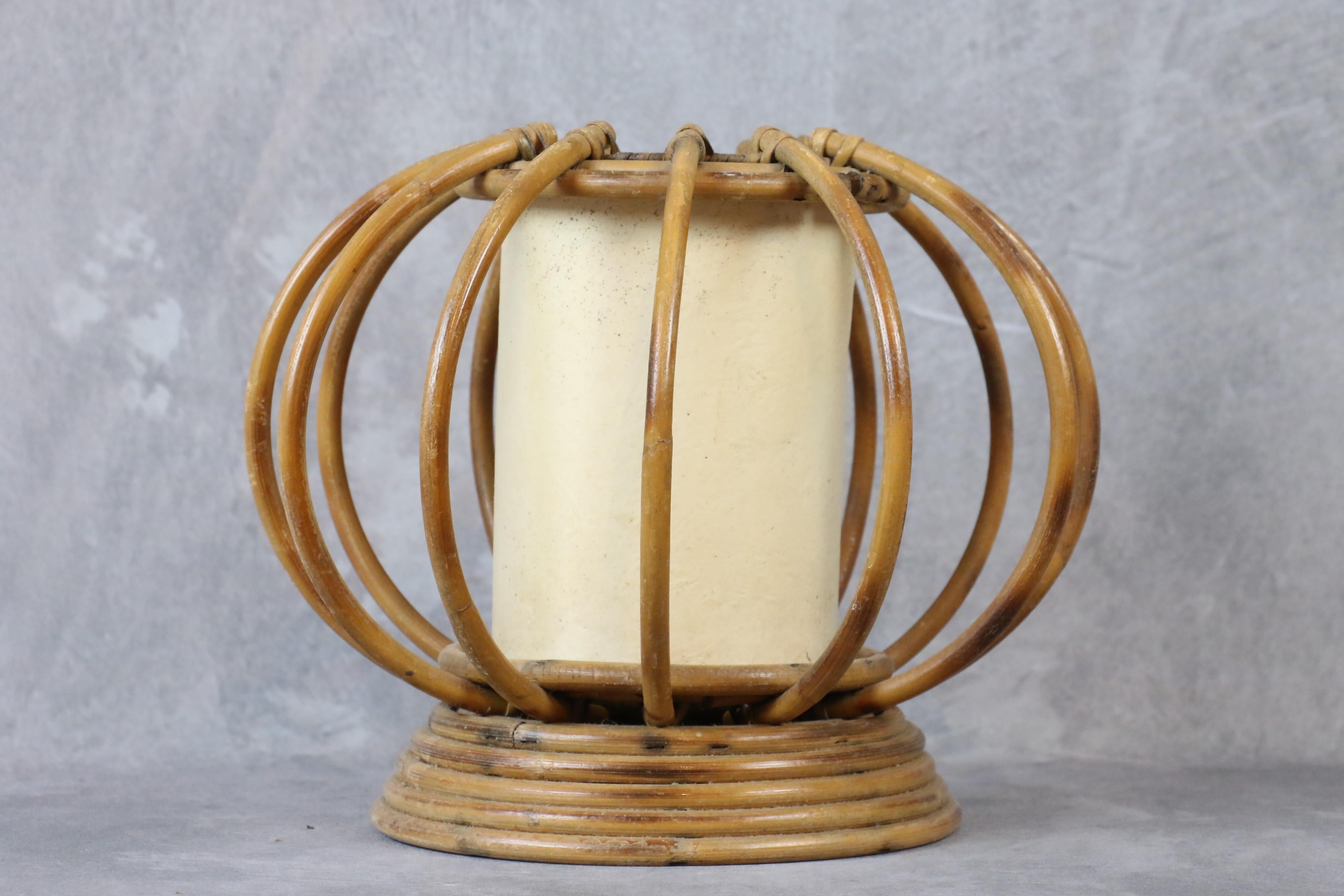 Mid-Century Modern Lampe de bureau Louis Sognot en bambou et rotin mi-siècle moderne, France, 1960 en vente