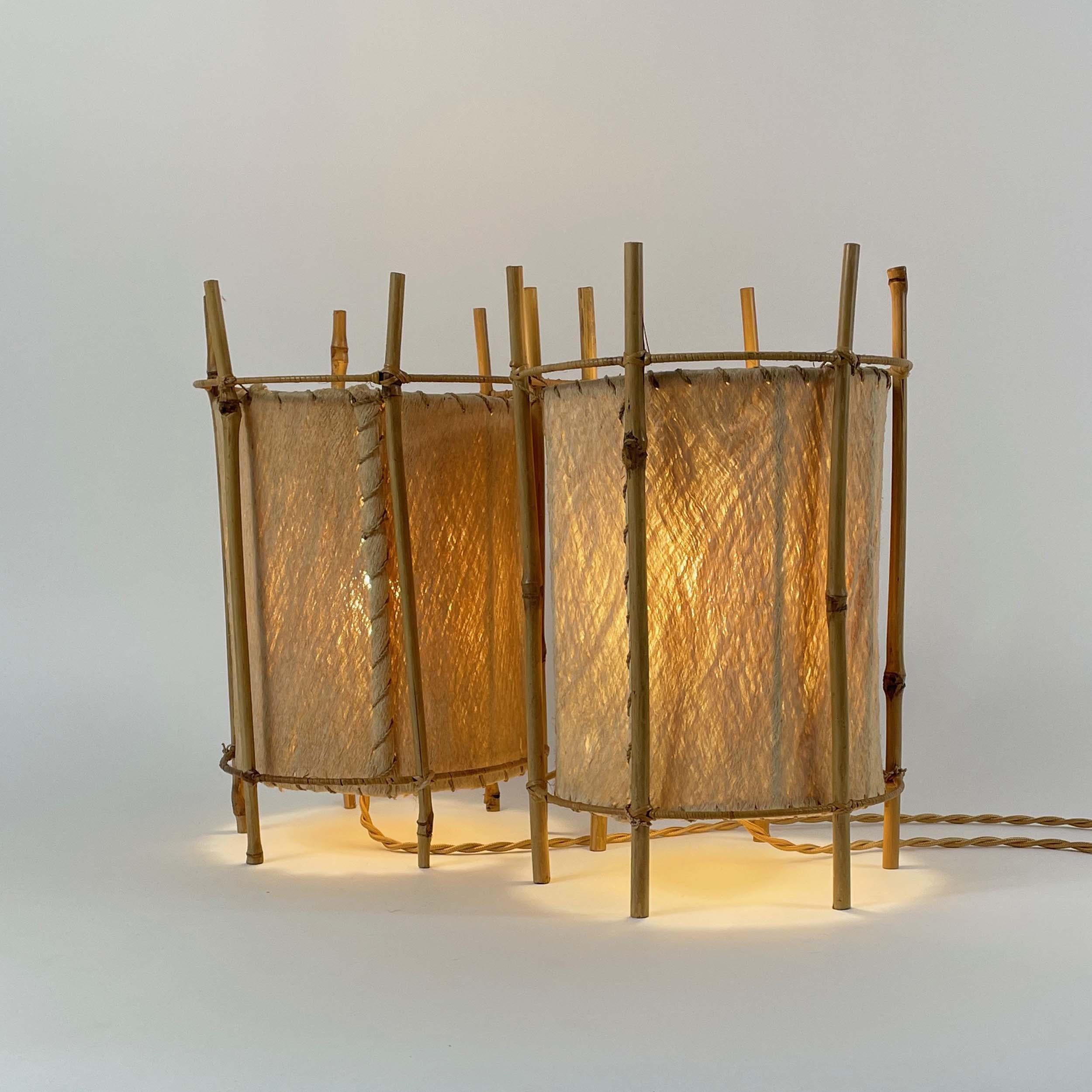 Mid-Century Modern Lampes de table en bambou et parchemin Louis Sognot, France années 1950 en vente
