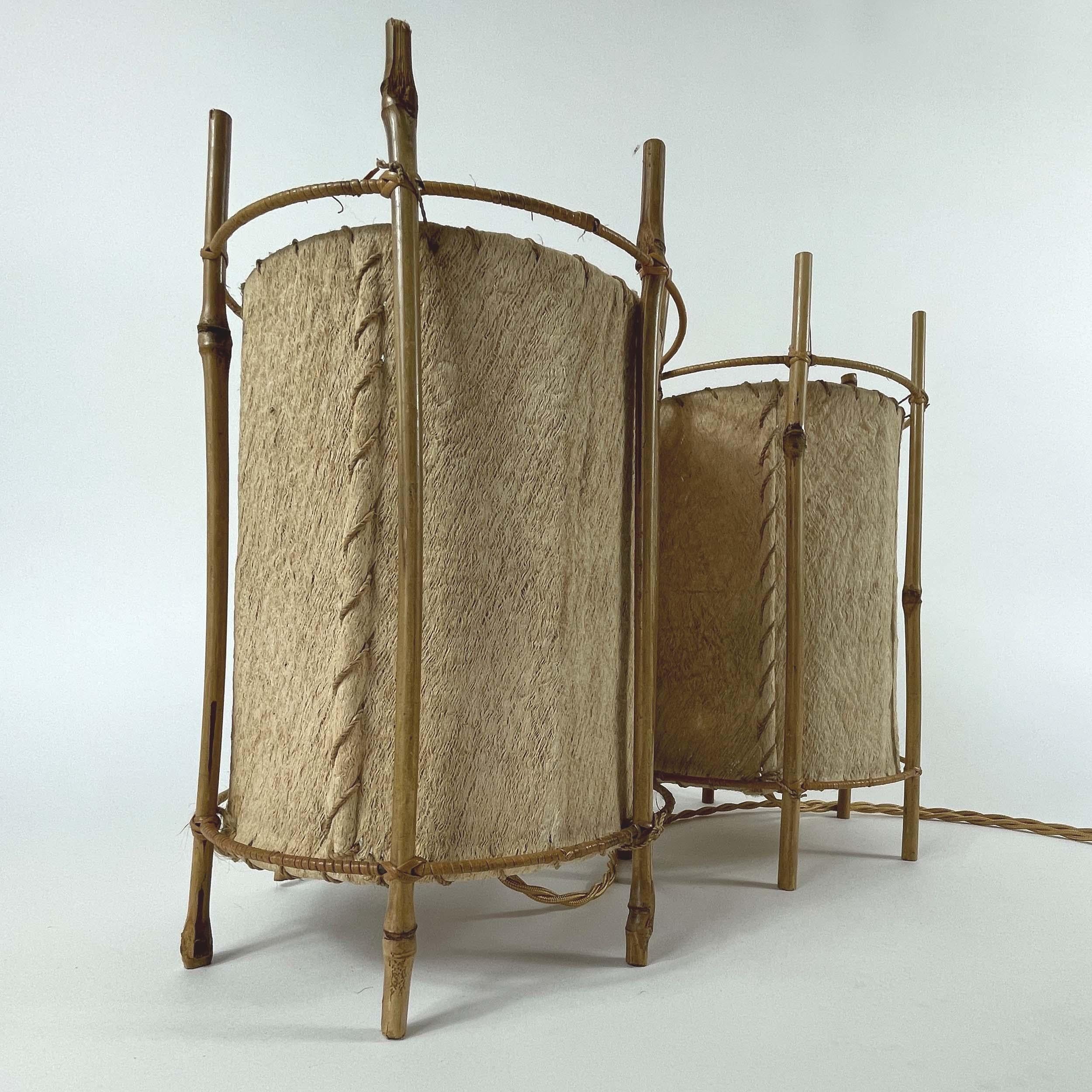 Lampes de table en bambou et parchemin Louis Sognot, France années 1950 en vente 1