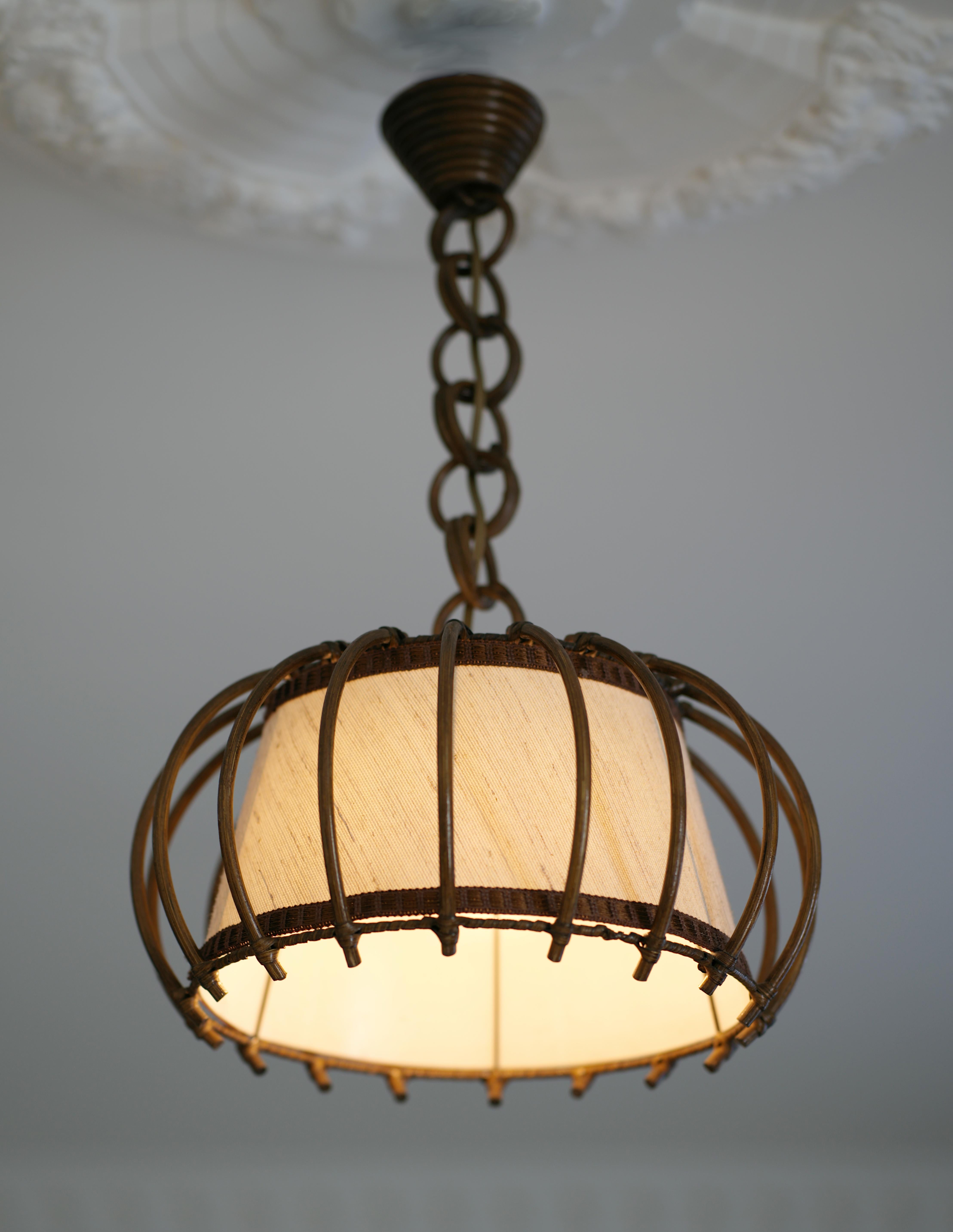 Tessuto Lampadario a sospensione in bambù Louis Sognot, anni '50 in vendita