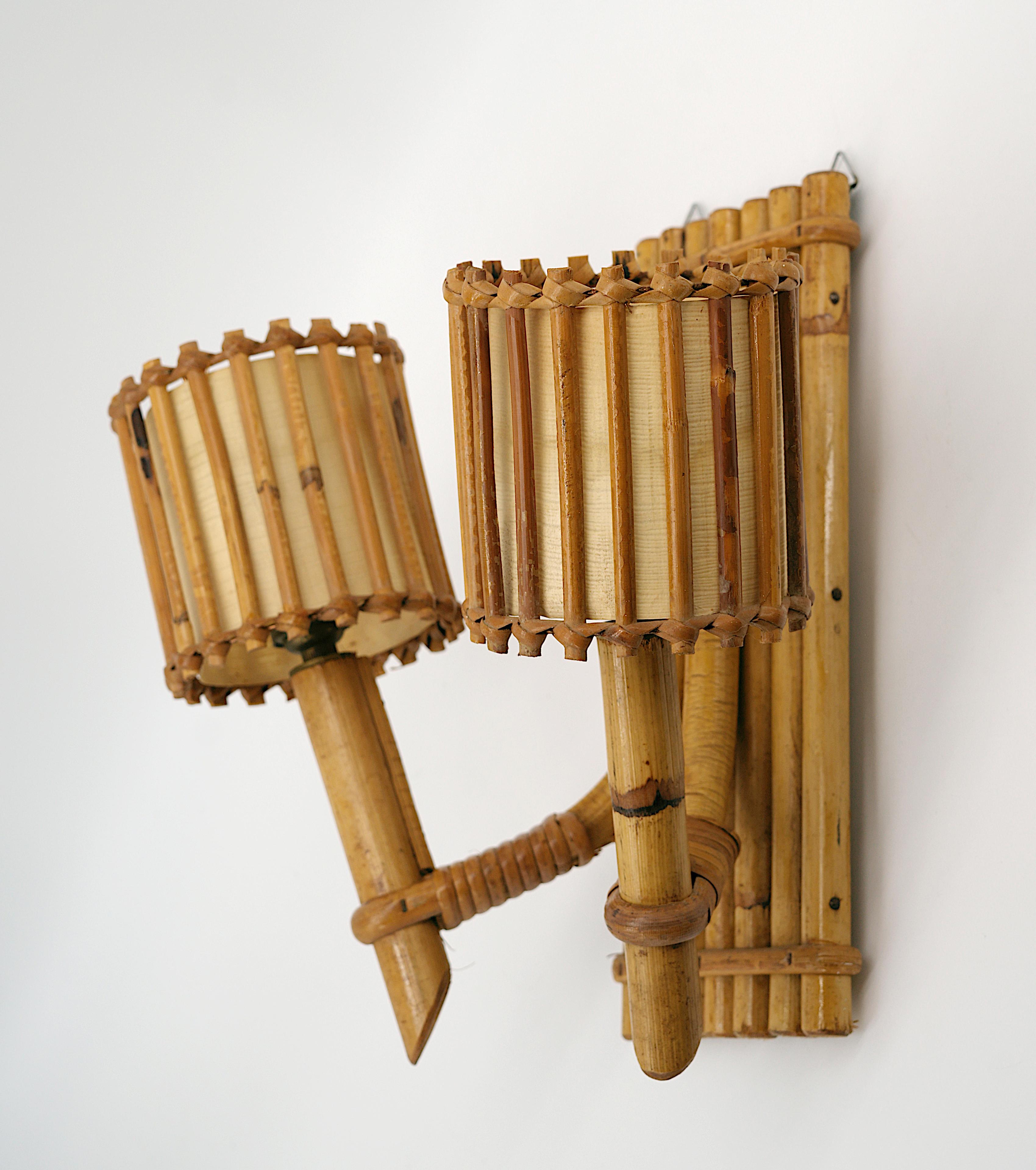Aplique doble de bambú Louis SOGNOT, años 50 Francés en venta