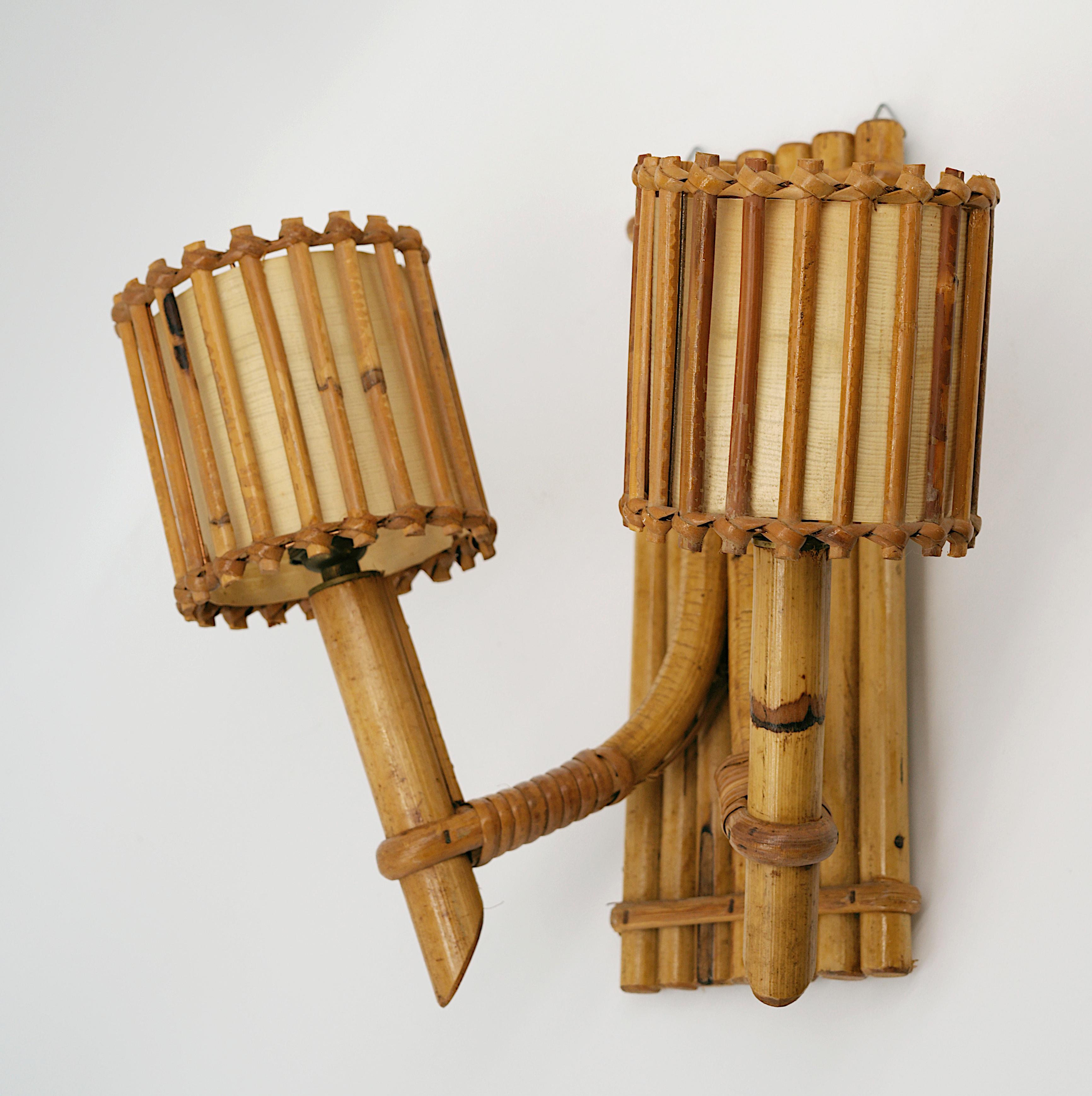 Aplique doble de bambú Louis SOGNOT, años 50 en Excelente estado para la venta en Saint-Amans-des-Cots, FR